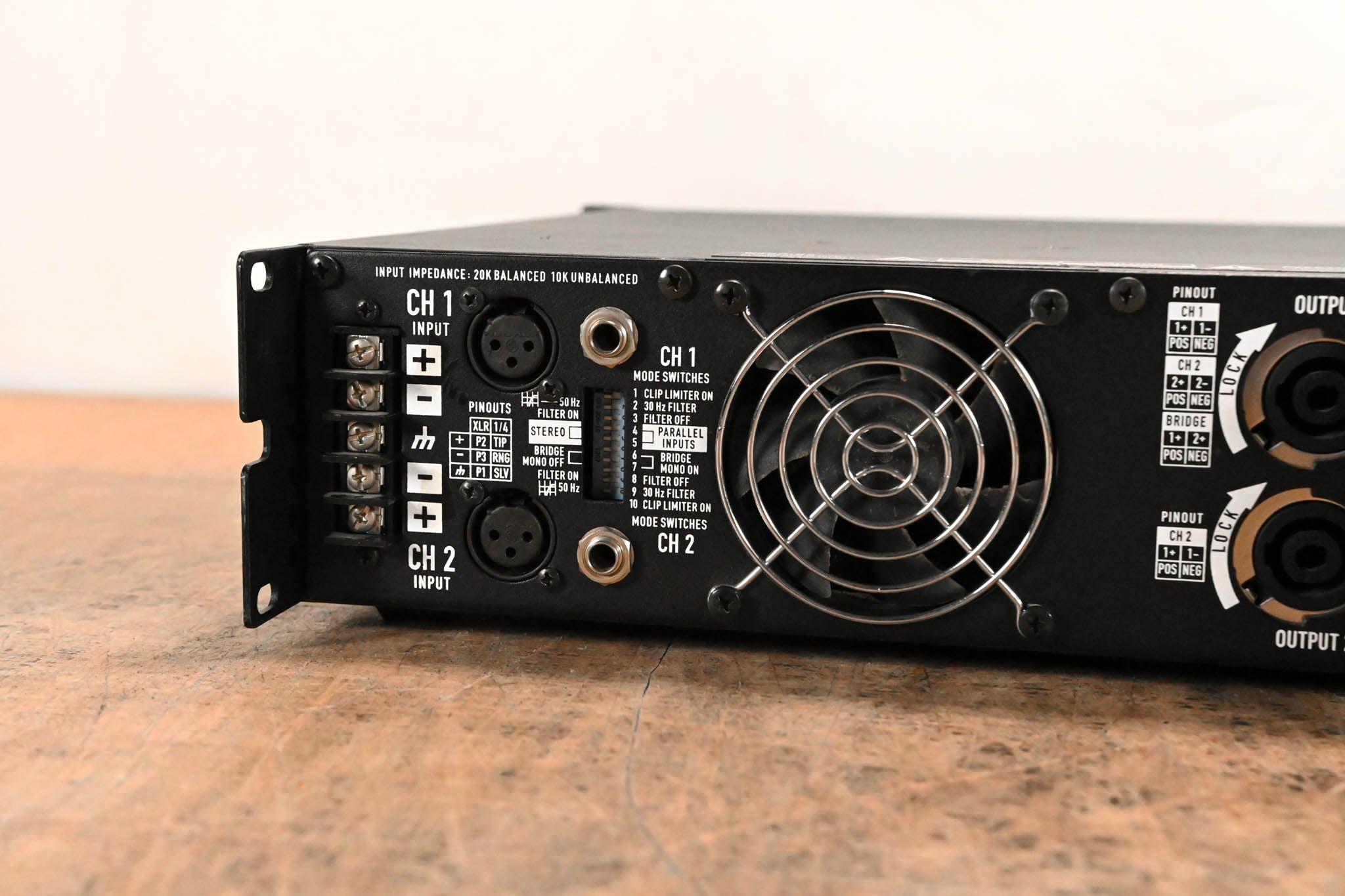 QSC RMX2450 2-Channel Power Amplifier