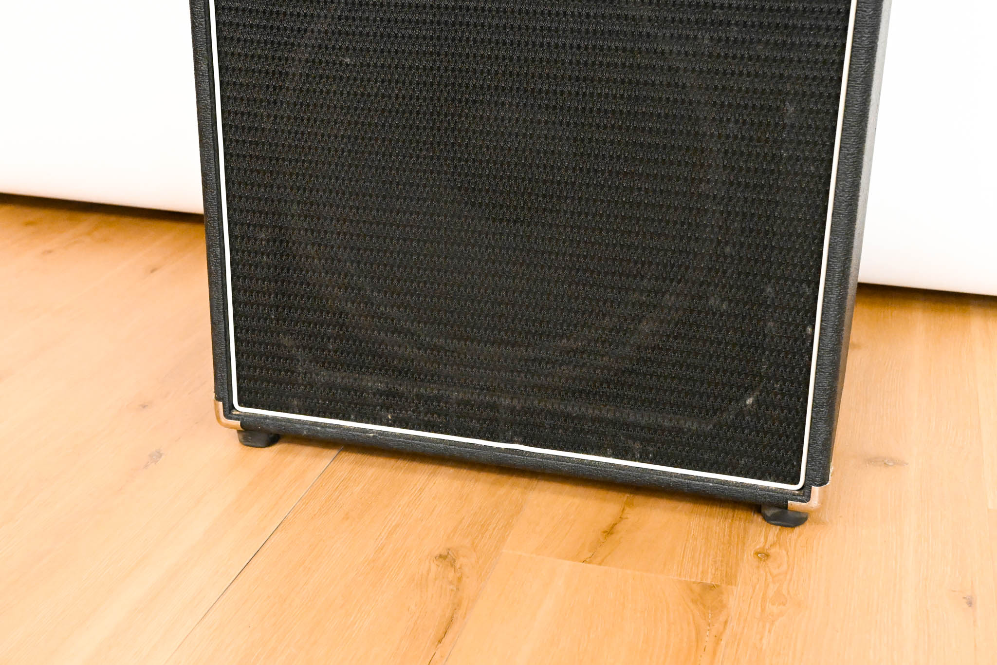 Ampeg BA-115 1x15" 100W Bass Combo Amplifier