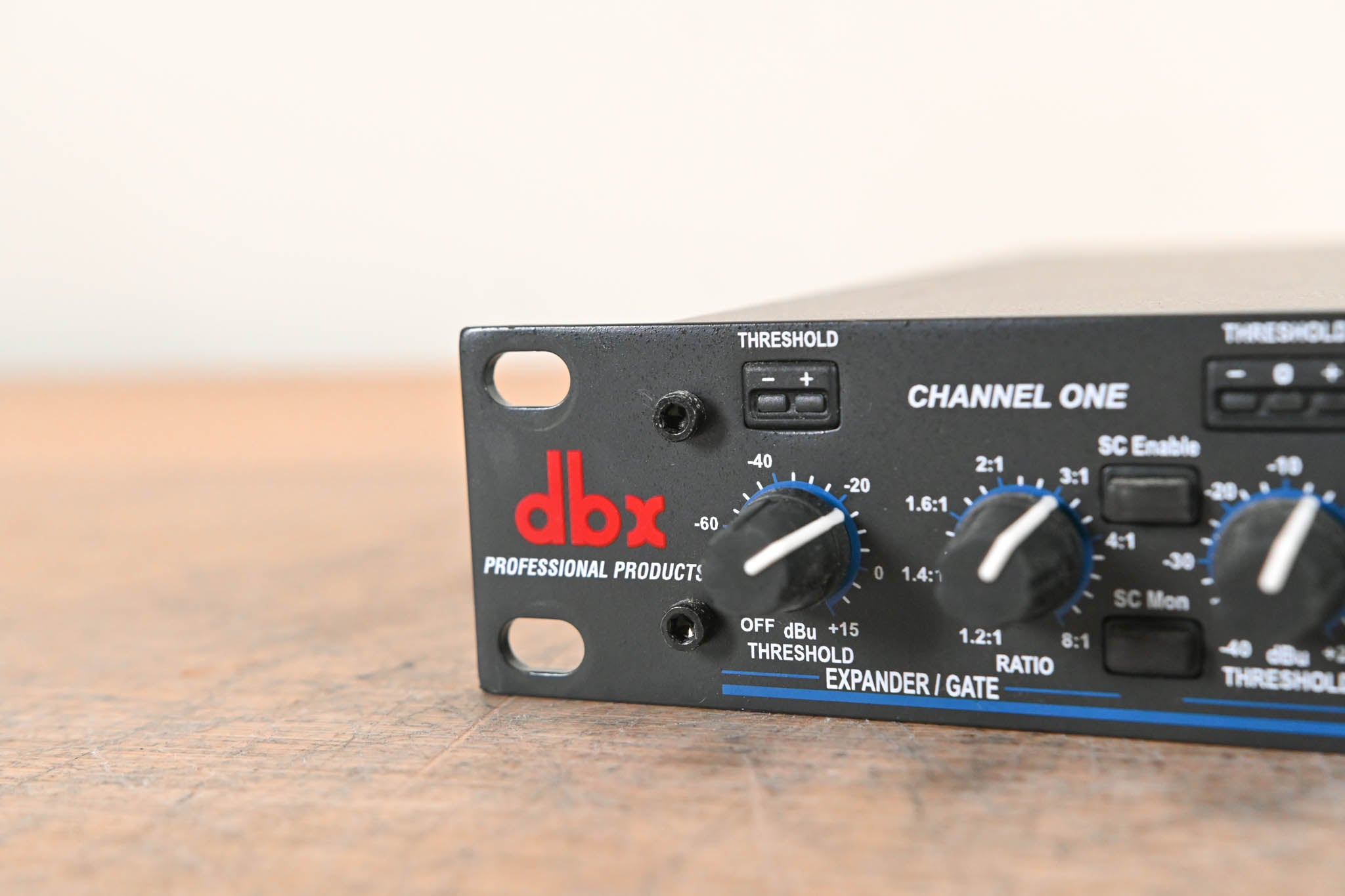 dbx 1066 2-Channel Compressor/Limiter/Gate