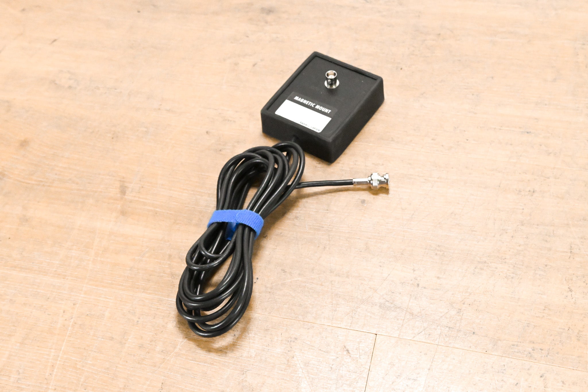 Radiall / Larsen BNC-BNC Magnet Mount