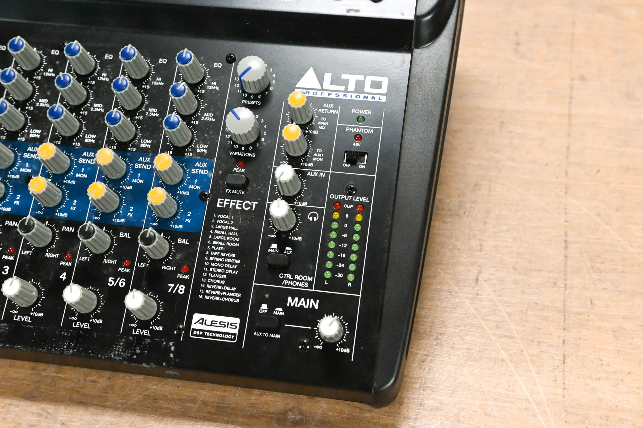 Alto Zephyr Series ZMX122FX 8-Channel Compact Mixer w/ Effects (NO PSU)