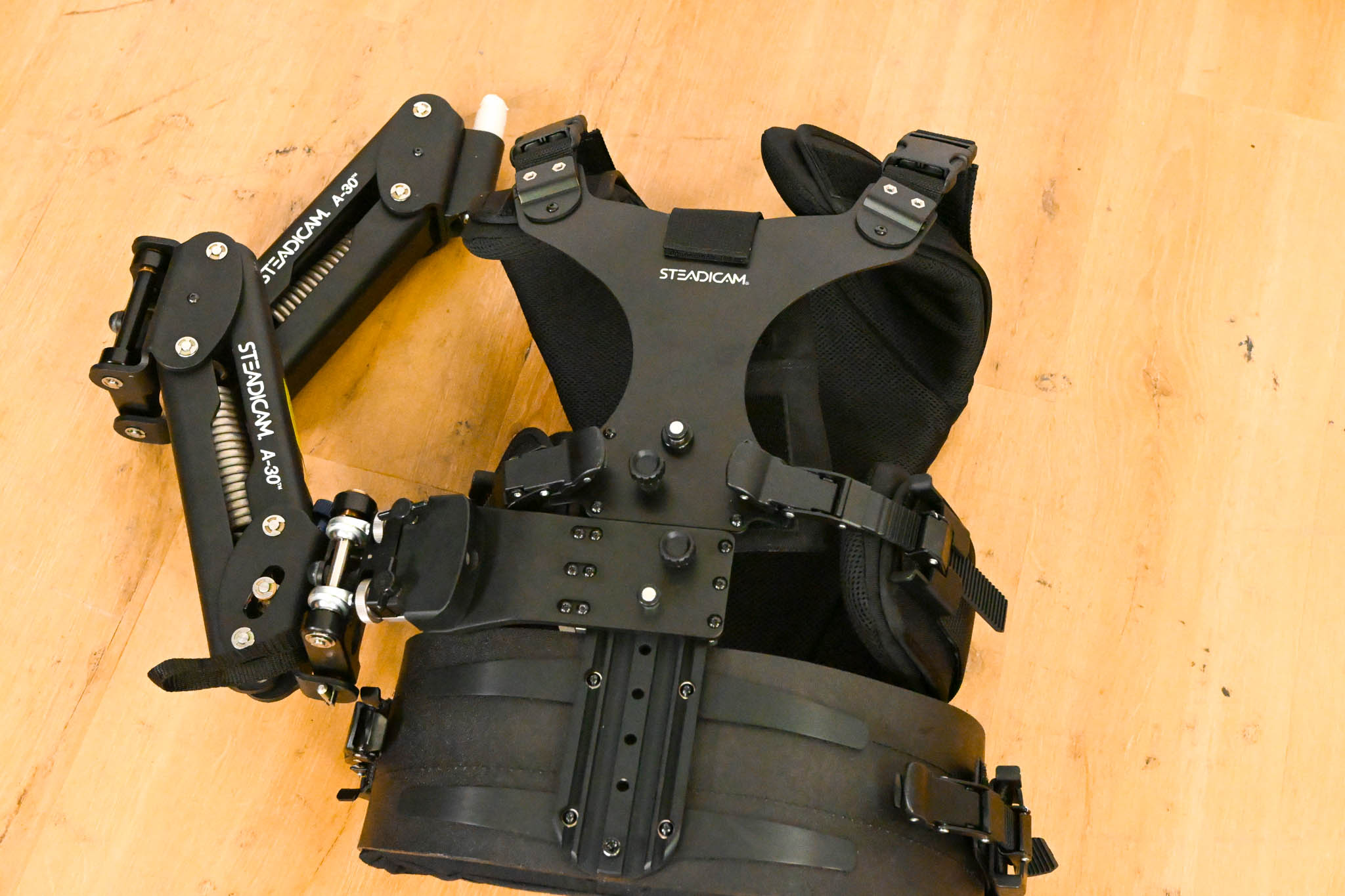 Steadicam Zephyr HD Camera Stabilizer System w/Arm, Vest, Monitor & Case