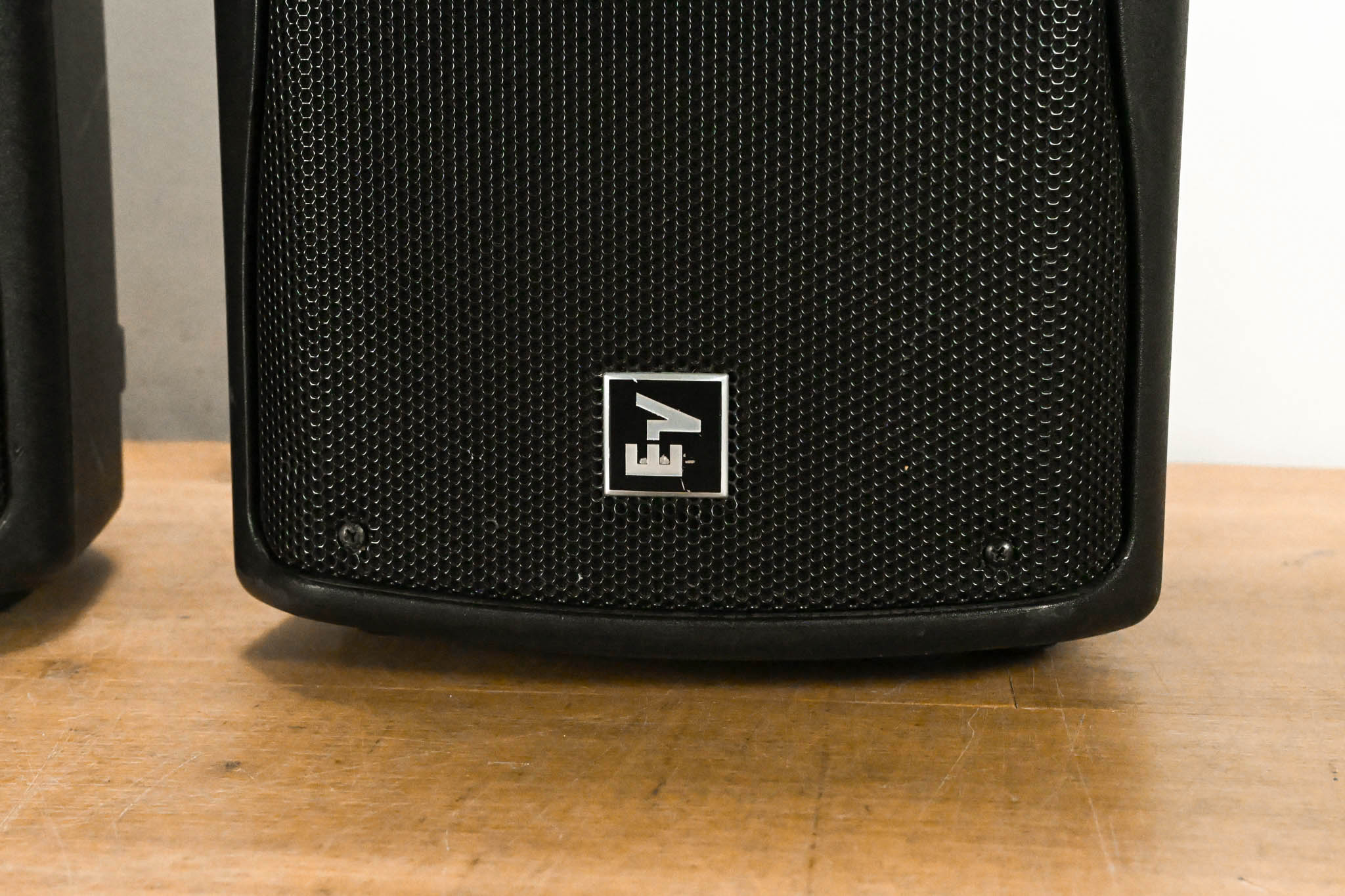 Electro-Voice (EV) ZX1-90 8-inch Two-Way Passive Loudspeaker (PAIR)