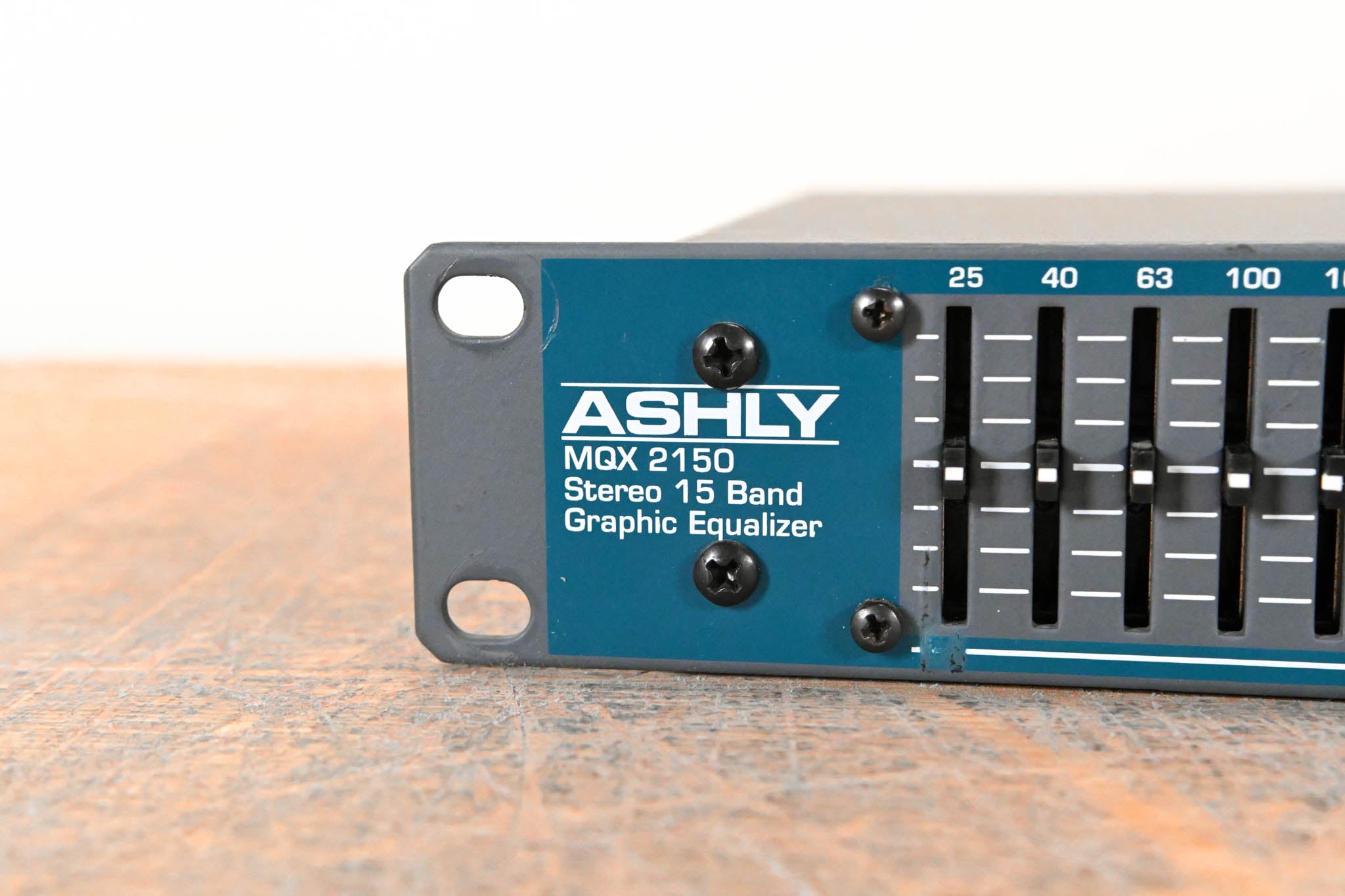 Ashly MQX-2150 Stereo 15-Band Graphic Equalizer