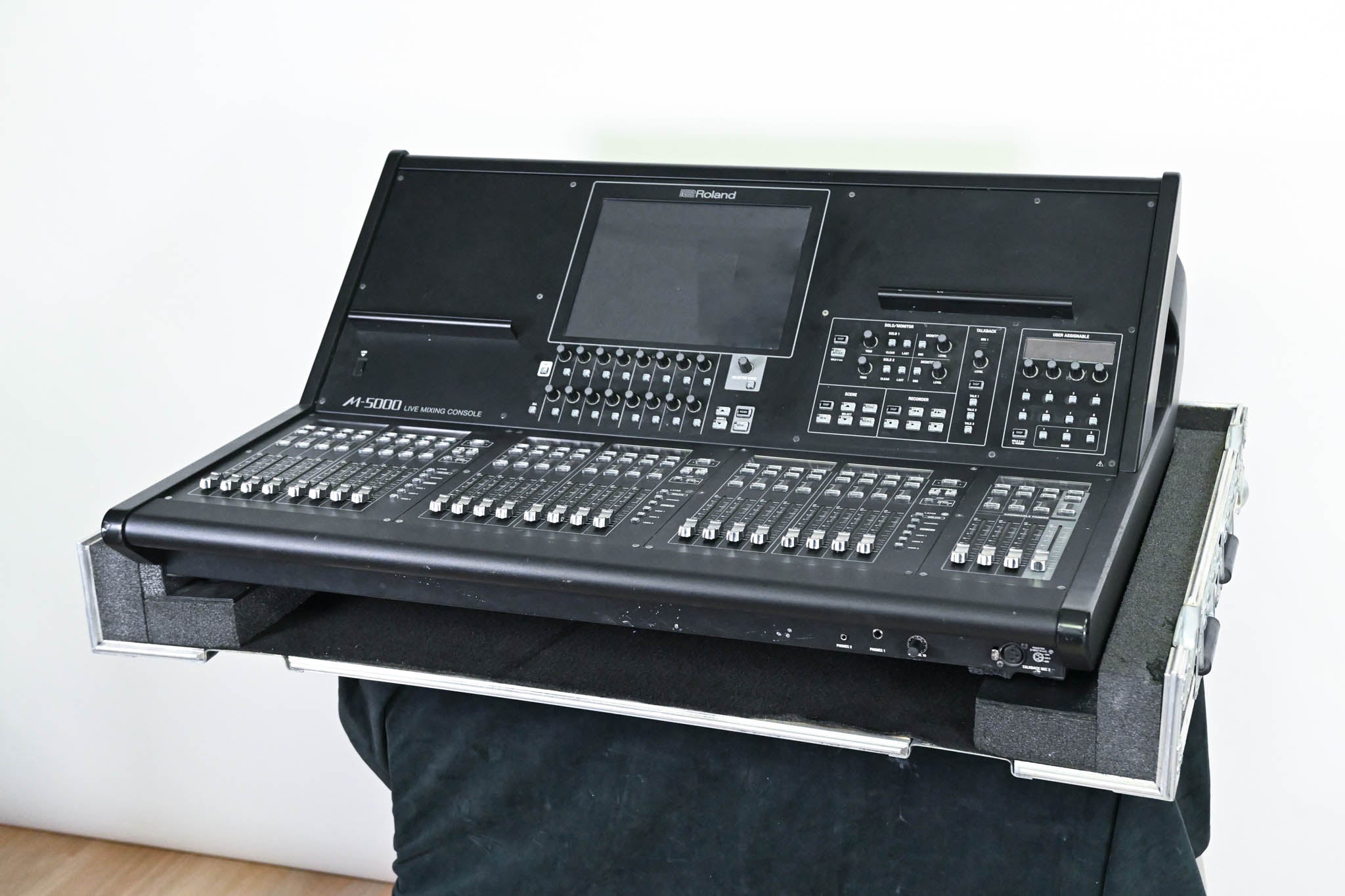 Roland M-5000 Live Mixing Console with Road Case