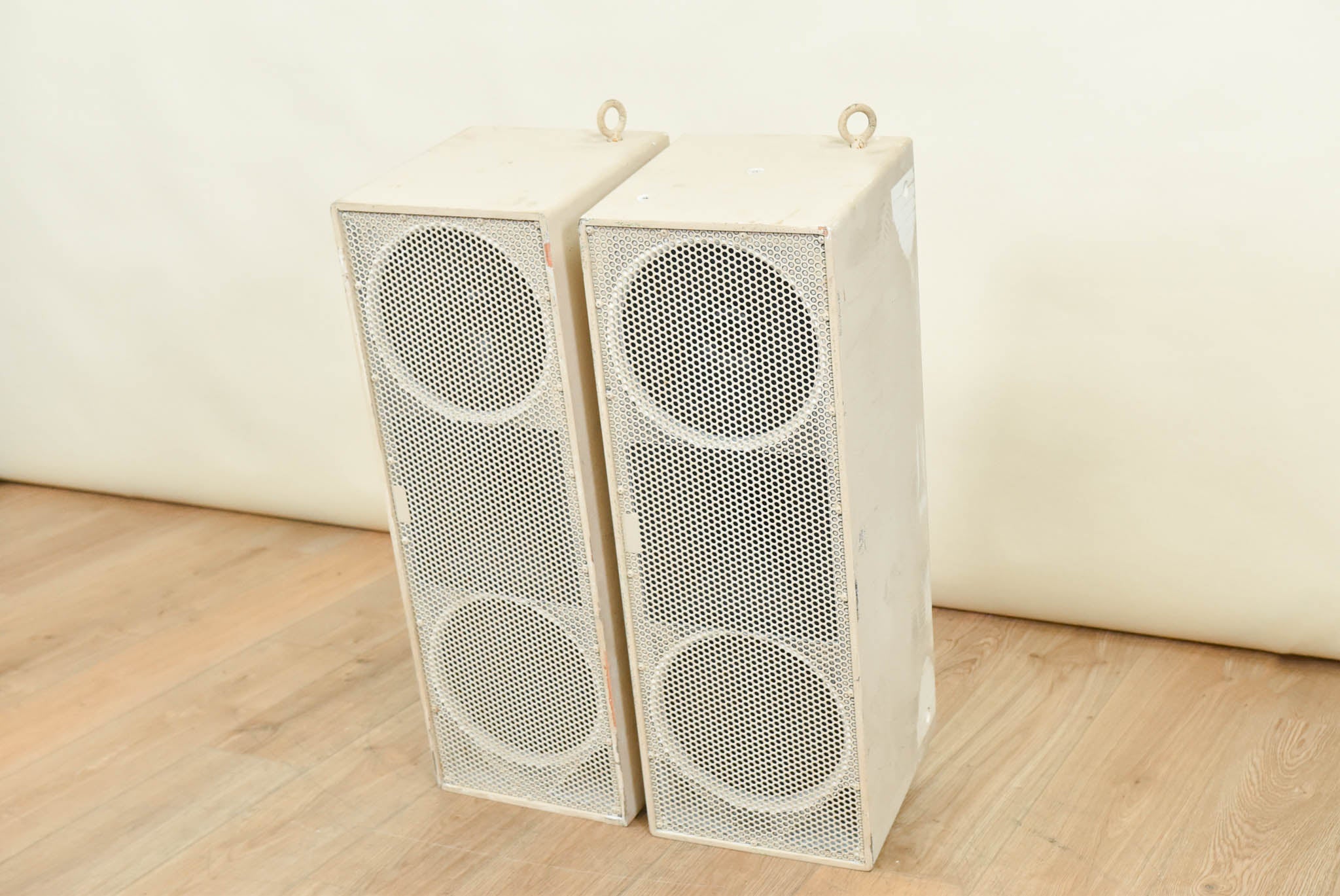 EAW UB82 2-Way Passive Full Range Loudspeaker (PAIR)