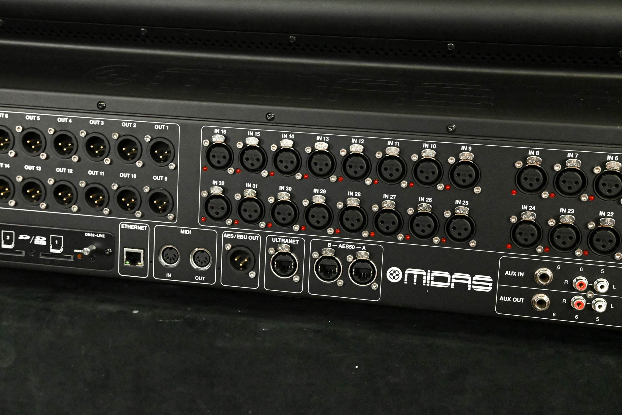 Midas M32 40-Channel Digital Audio Mixing Console