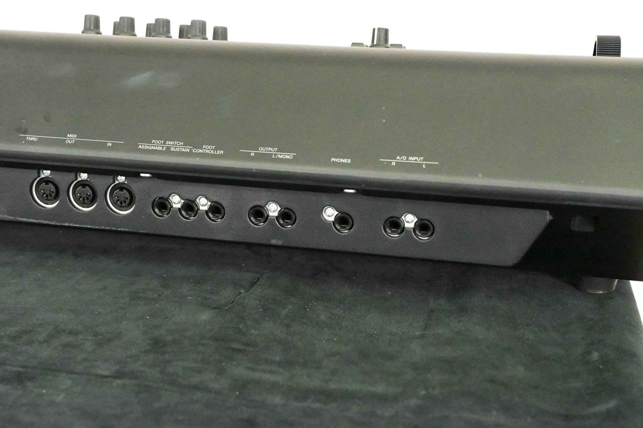 Yamaha MOX8 88-Key Synthesizer Workstation (NO POWER SUPPLY)