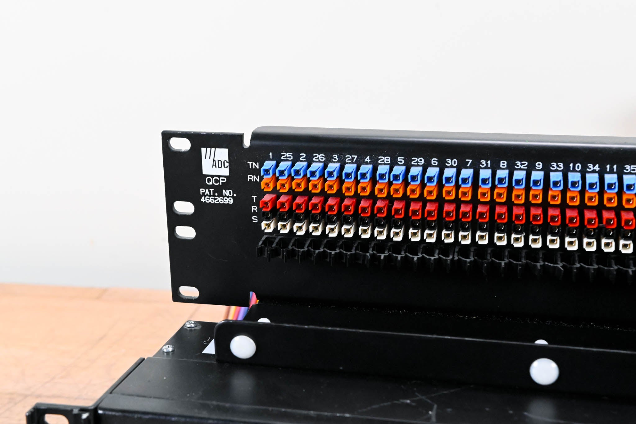 ADC BJF203-4MKII 48-Point Patch Bay with QCP Patch Panel