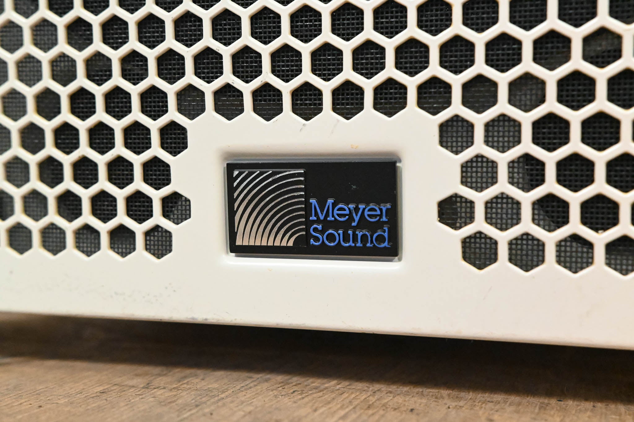 Meyer Sound UPA-1P Compact Wide Coverage Loudspeaker - WHITE (PAIR)