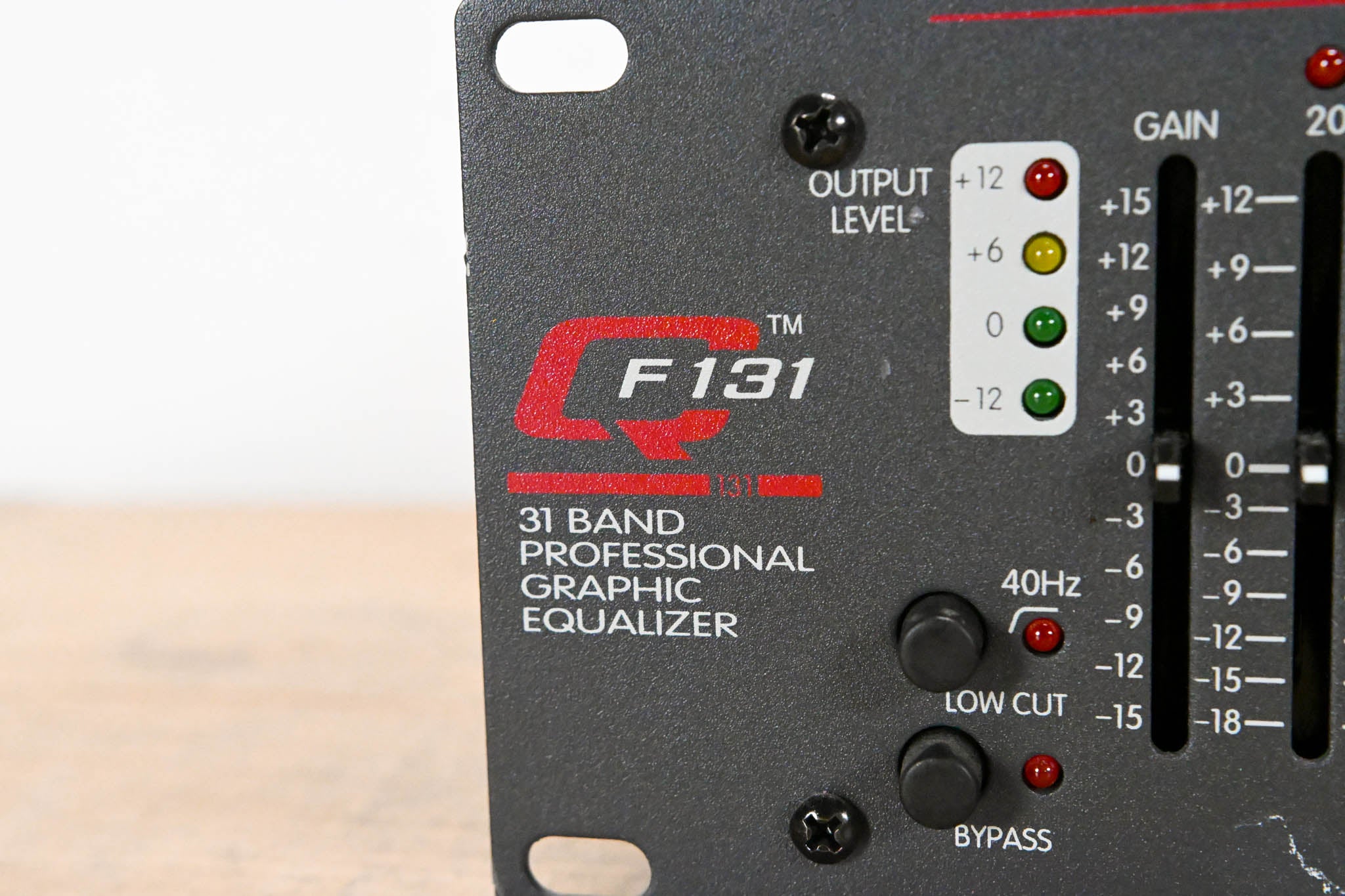 Peavey QF 131 31-Band Graphic Equalizer