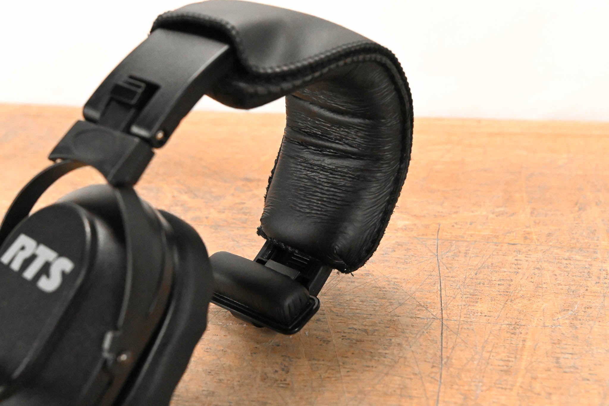 RTS HR-1 Single-Sided Headset with Flexible Dynamic Boom Mic