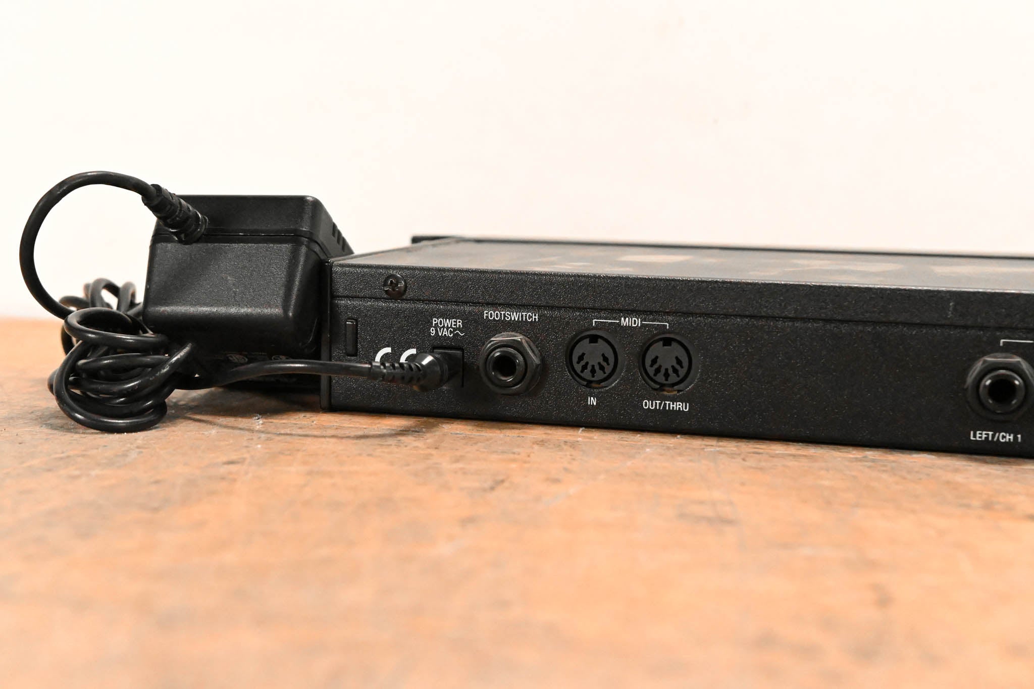 Alesis MidiVerb 4 Dual-Channel Parallel Multi-Effects Processor