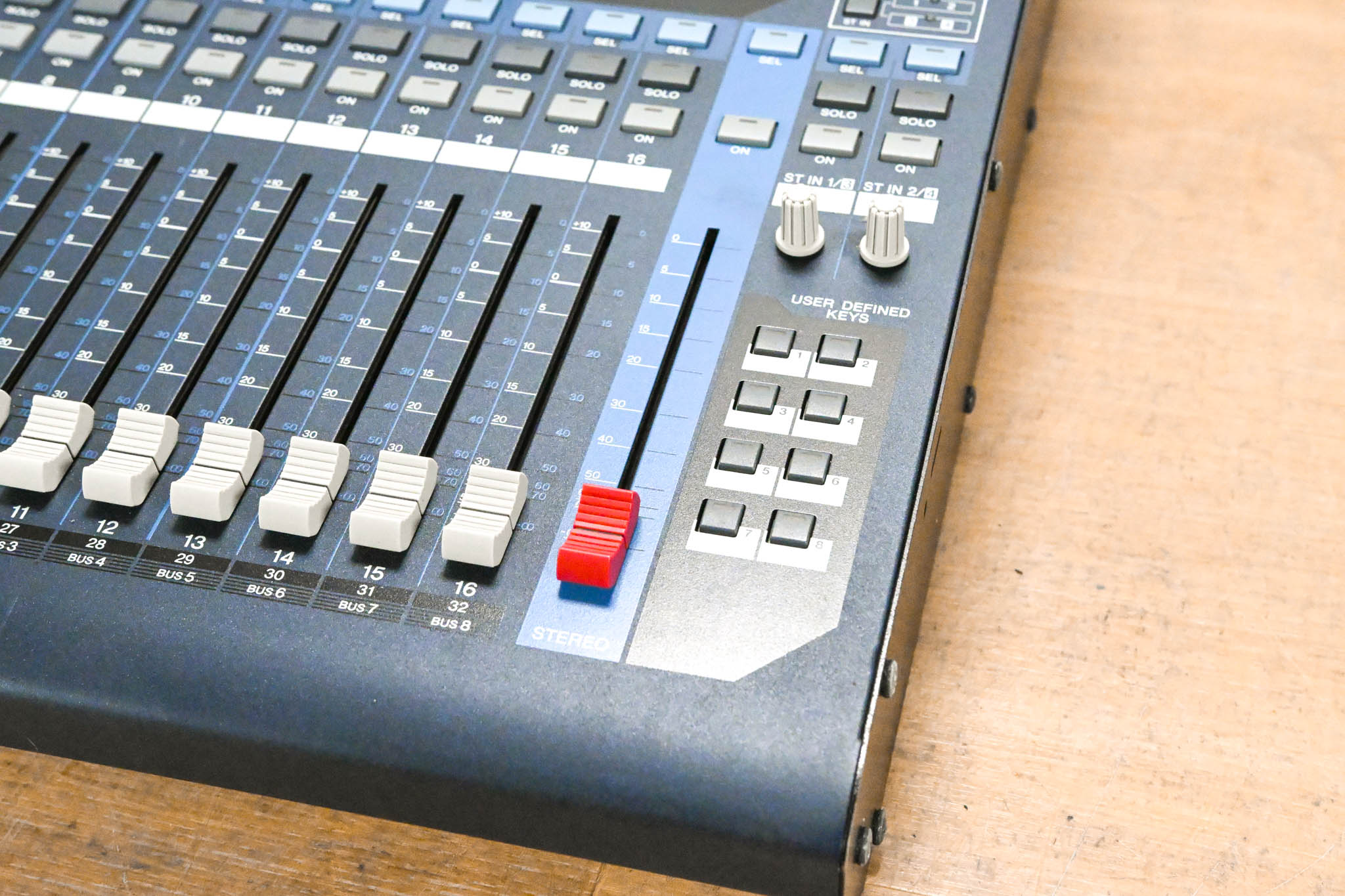 Yamaha 01V96VCM 24-Bit/96k Digital Recording Mixer