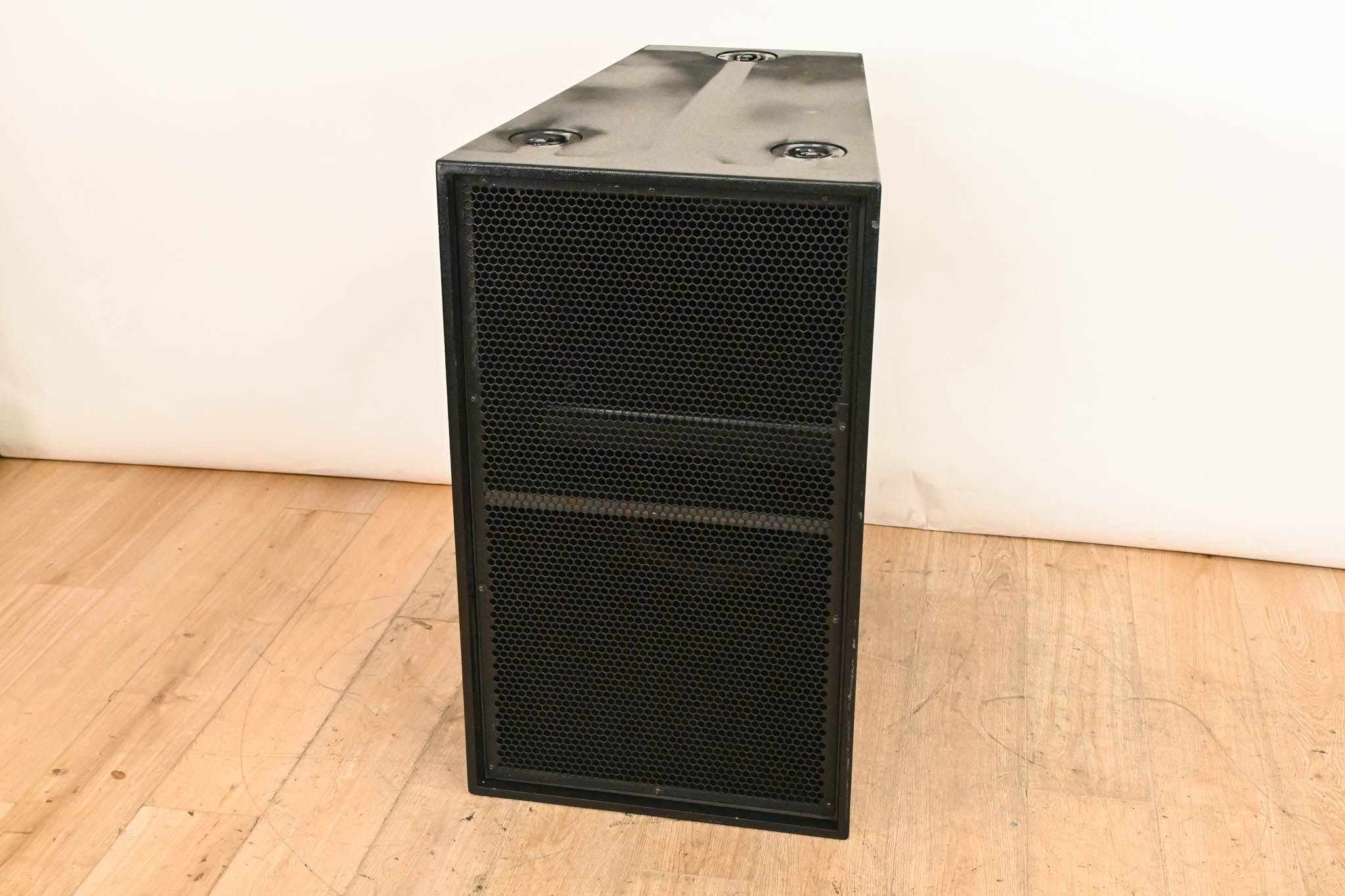 Meyer Sound DS-4P Self-Powered Mid-Bass Reinforcement Loudspeaker