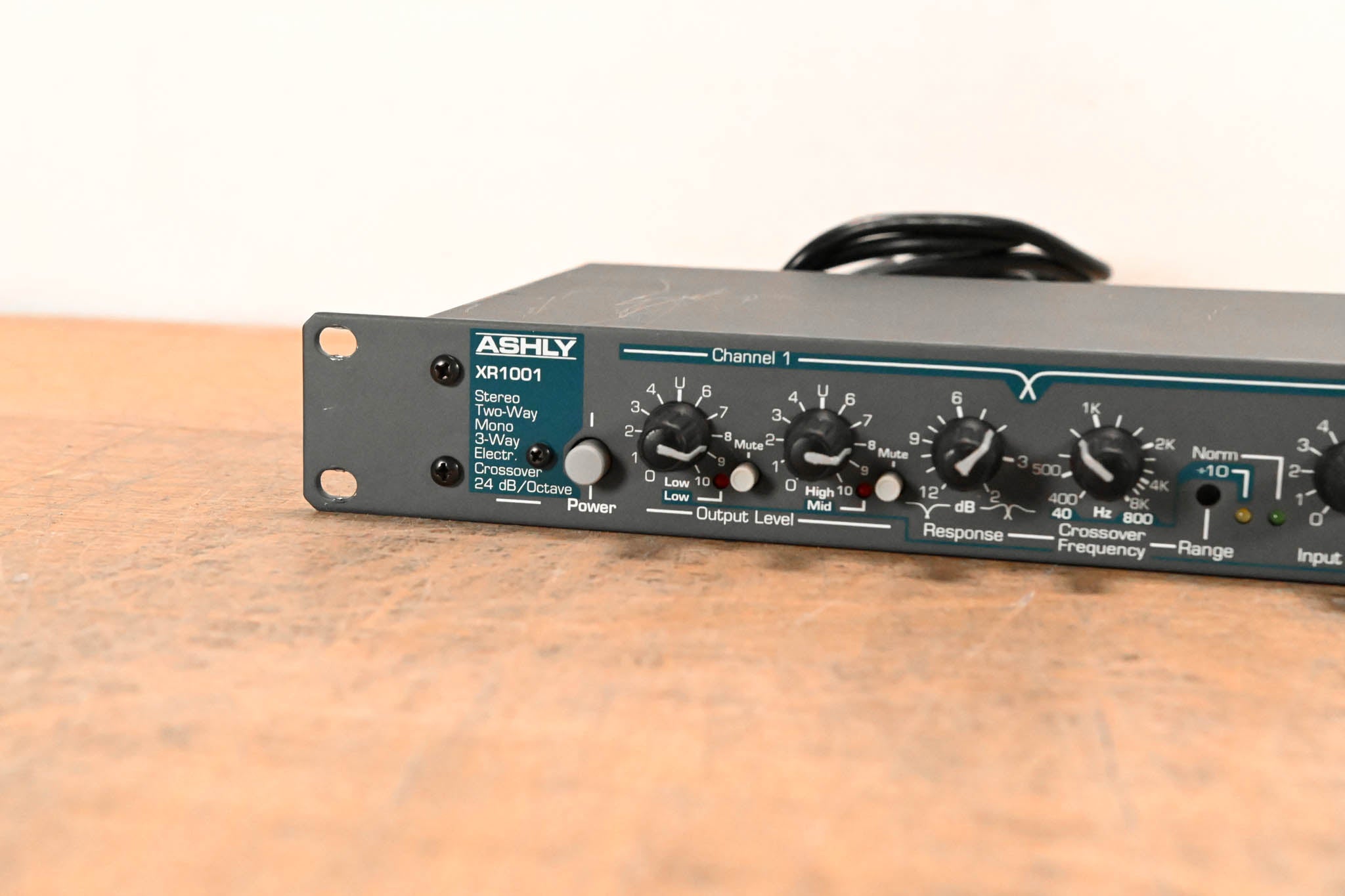 Ashly XR-1001 Stereo 2-Way, Mono 3-Way Crossover