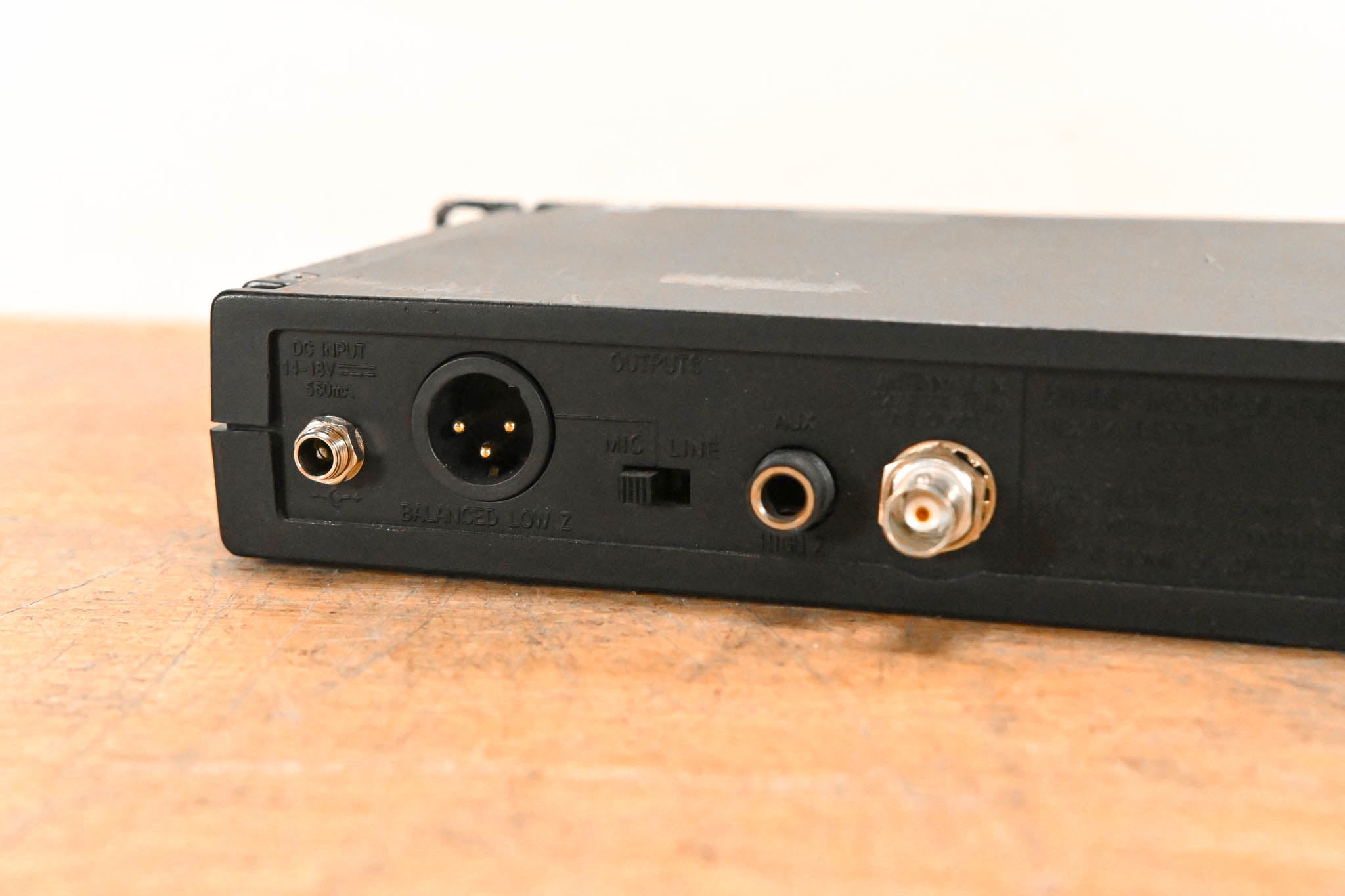 Shure ULXS4 Wireless Receiver - G3 Band: 470-506 MHz (NO POWER SUPPLY)