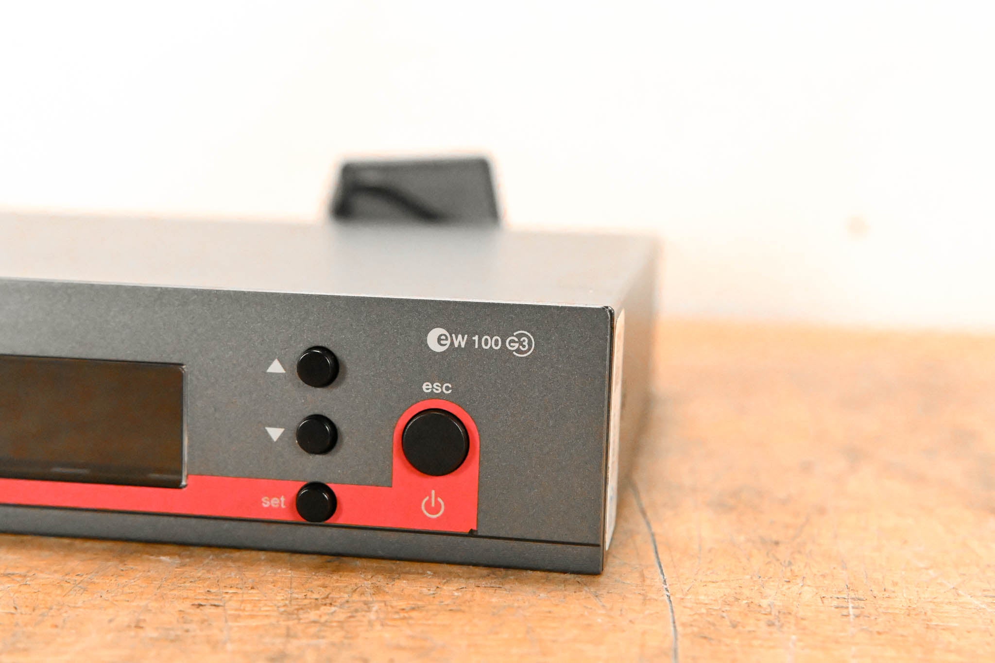 Sennheiser EM 100 G3 Wireless Receiver - A Range: 516-558 MHz