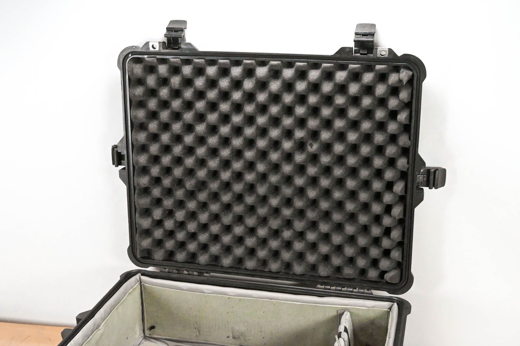 Pelican 1600 Protector Case