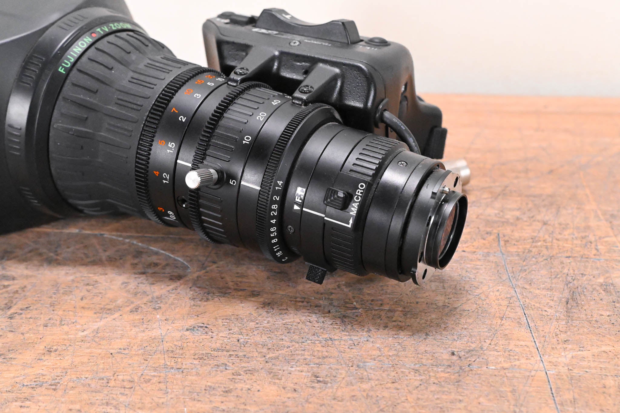Fujinon Th17x5BRMU Broadcast Zoom Lens - 1:1.4/5-85mm