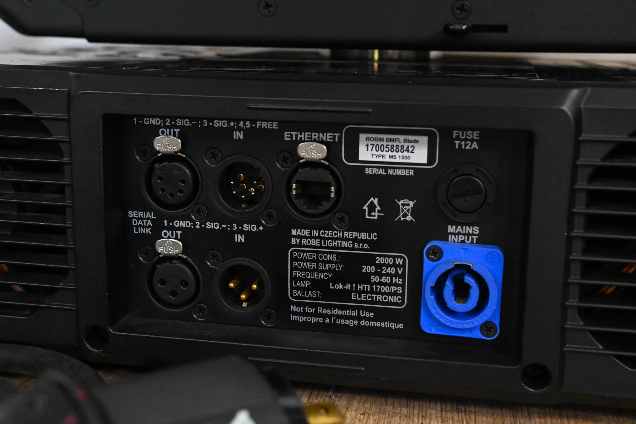 Robe ROBIN BMFL Blade Discharge Lamp Moving Light