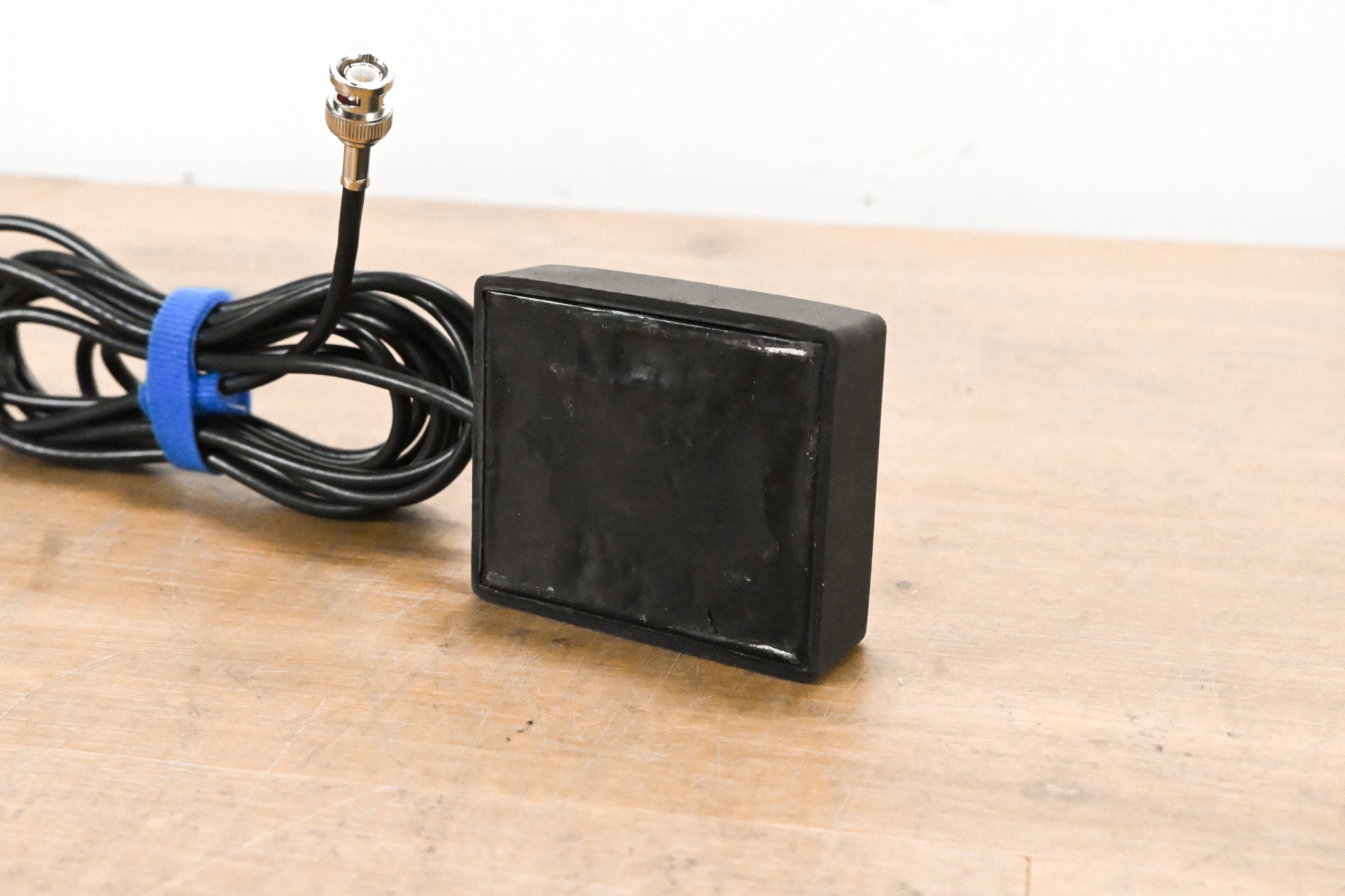 Radiall / Larsen BNC-BNC Magnet Mount