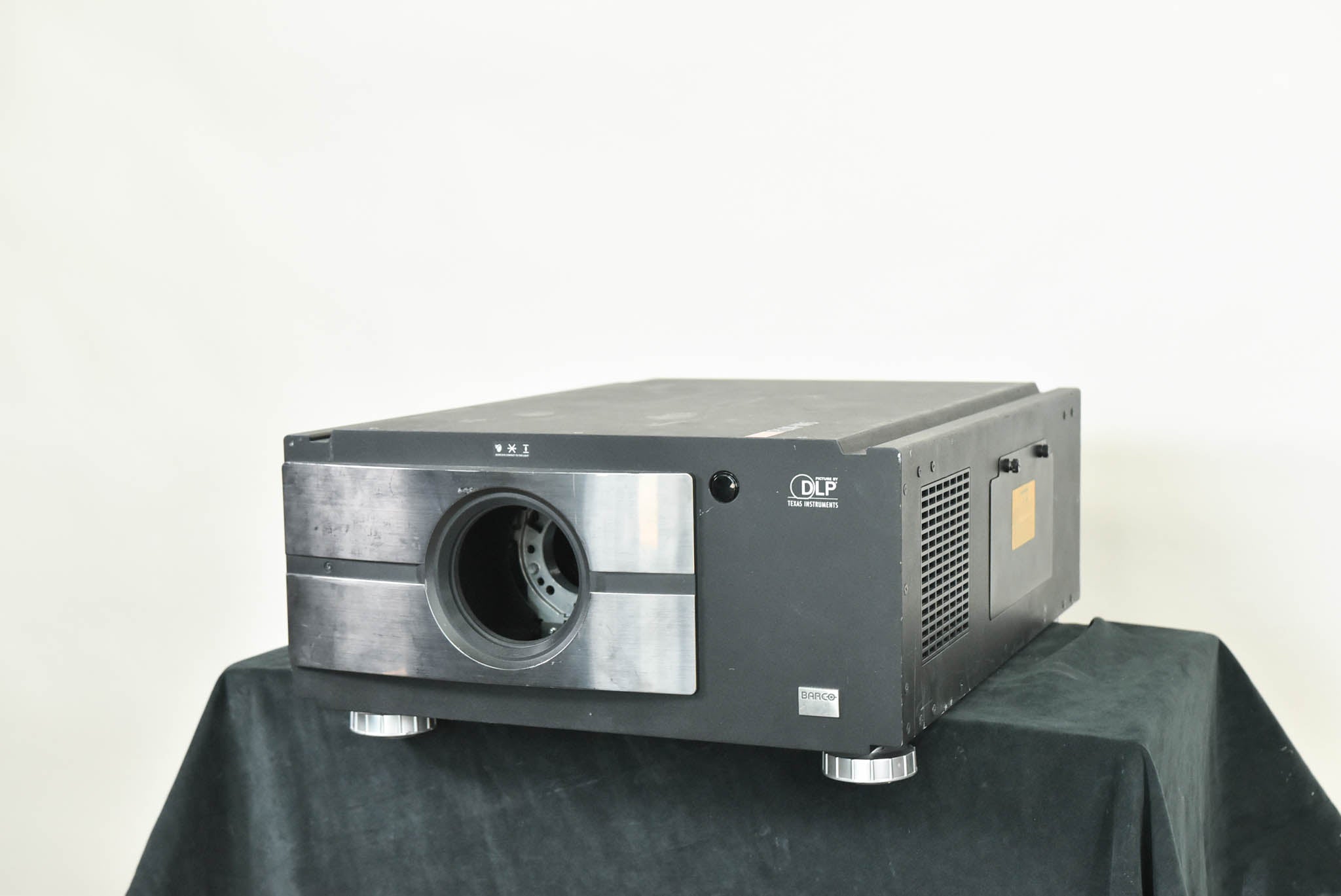 Barco RLM-W6 6,000-Lumen WUXGA Large Venue DLP Projector