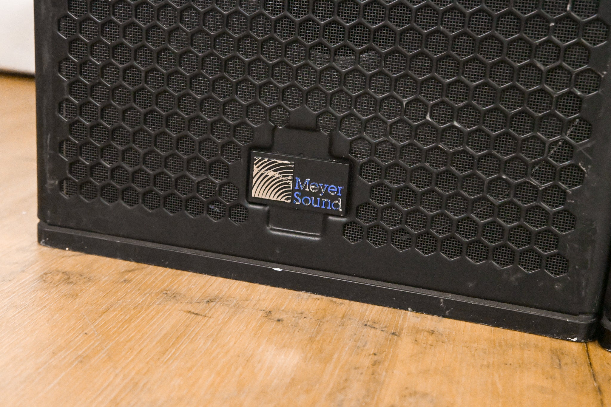 Meyer Sound UPJ-1P Compact VariO Loudspeaker (PAIR)