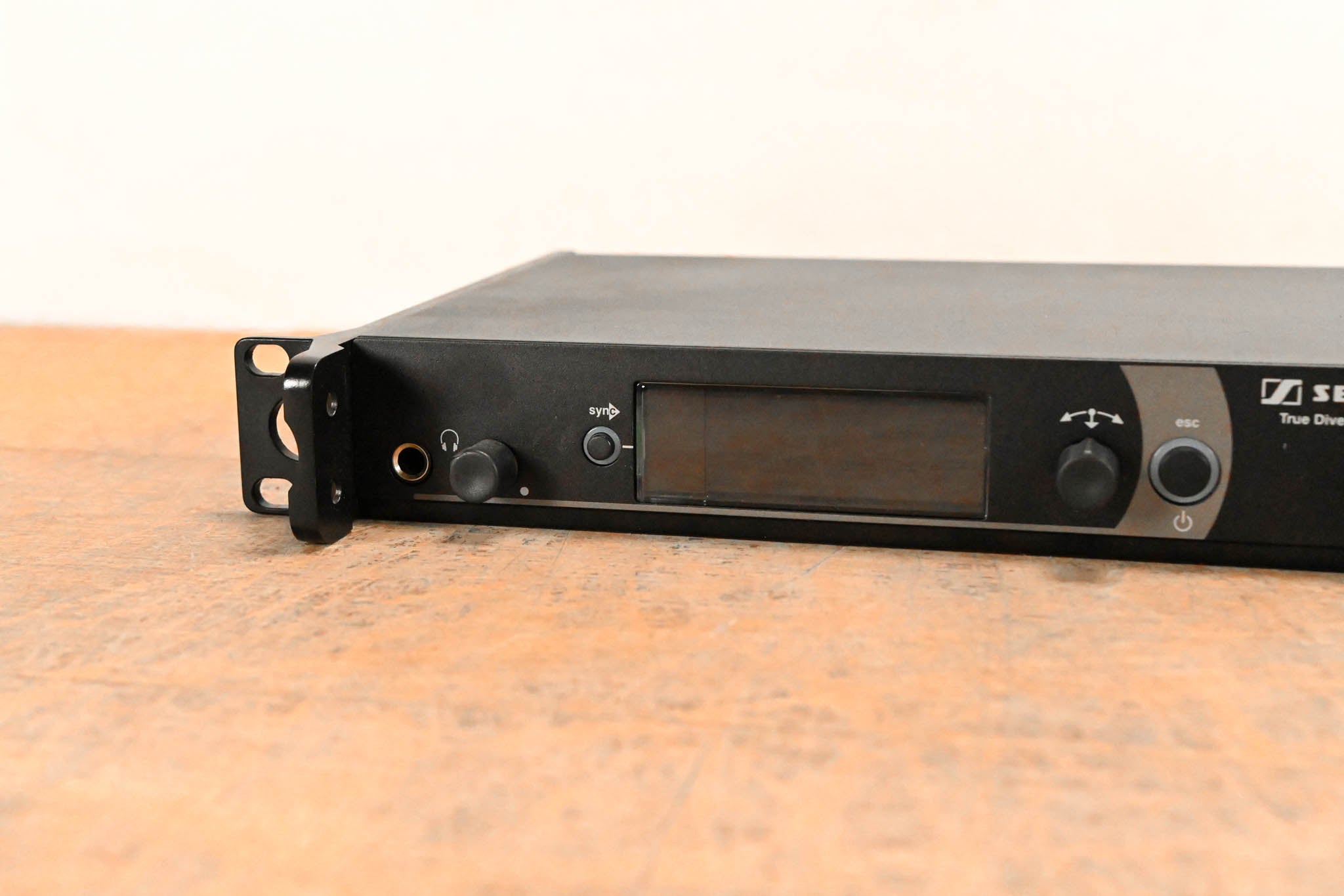 Sennheiser EM 2050 Dual-Channel Wireless Receiver Aw Range: 516-558 MHz