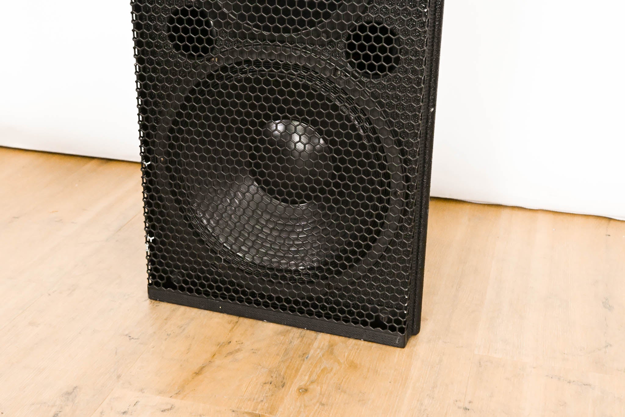 Meyer Sound UPA-2P Compact Narrow Coverage Loudspeaker
