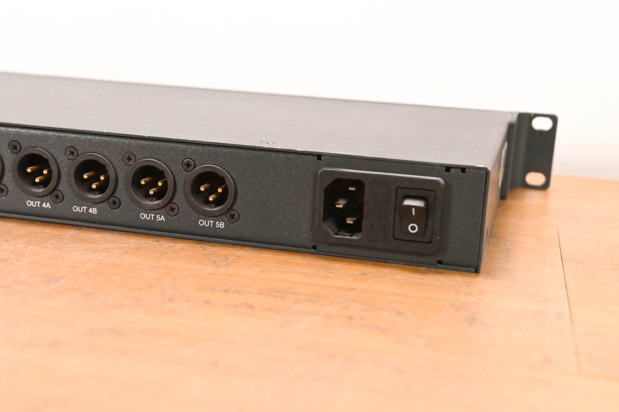 Kramer VM-1110XL 1:10 Balanced Mono Audio Distribution Amplifier