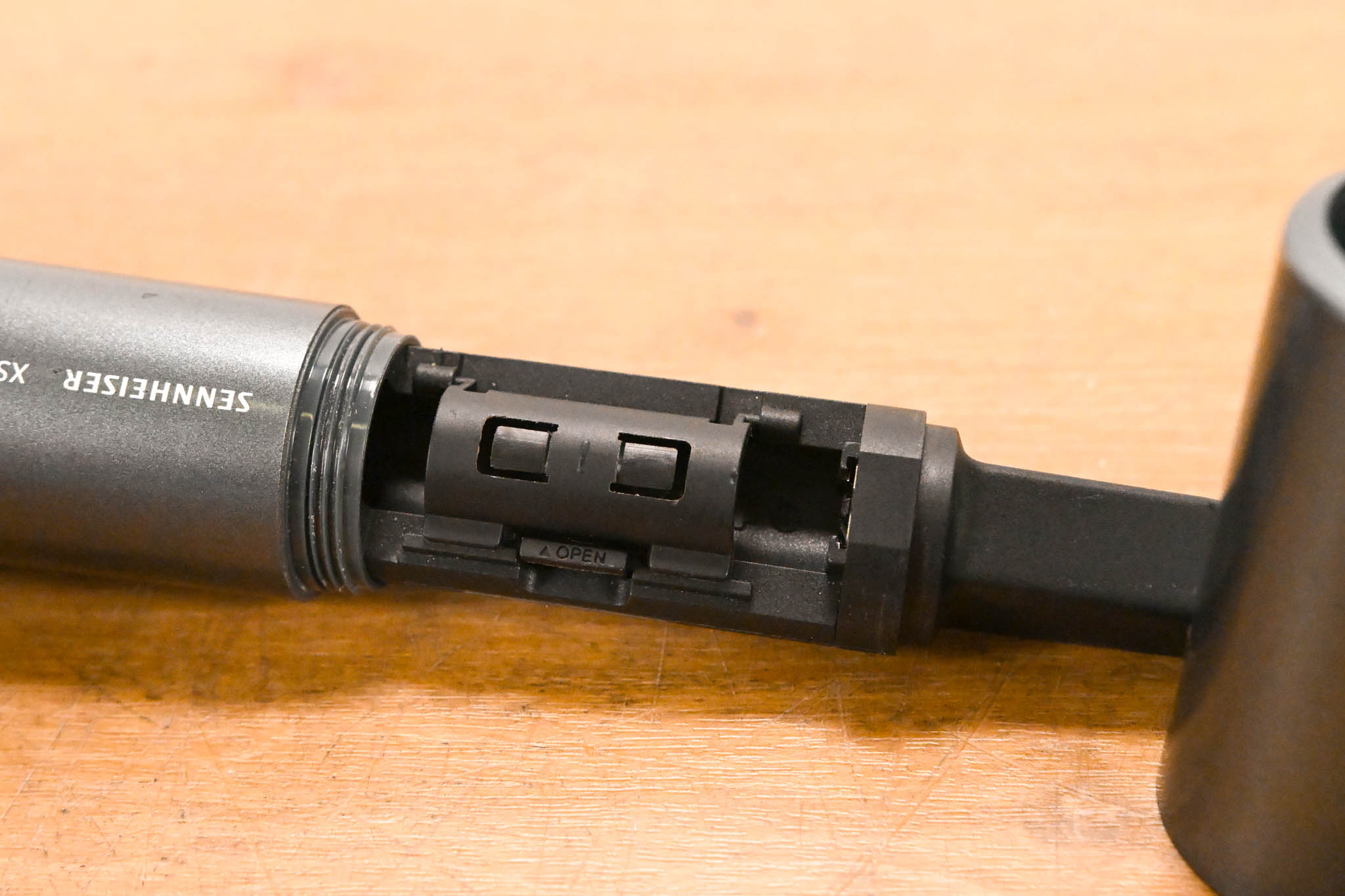 Sennheiser XSW 2-835 Wireless Handheld Microphone System - 548-572 MHz