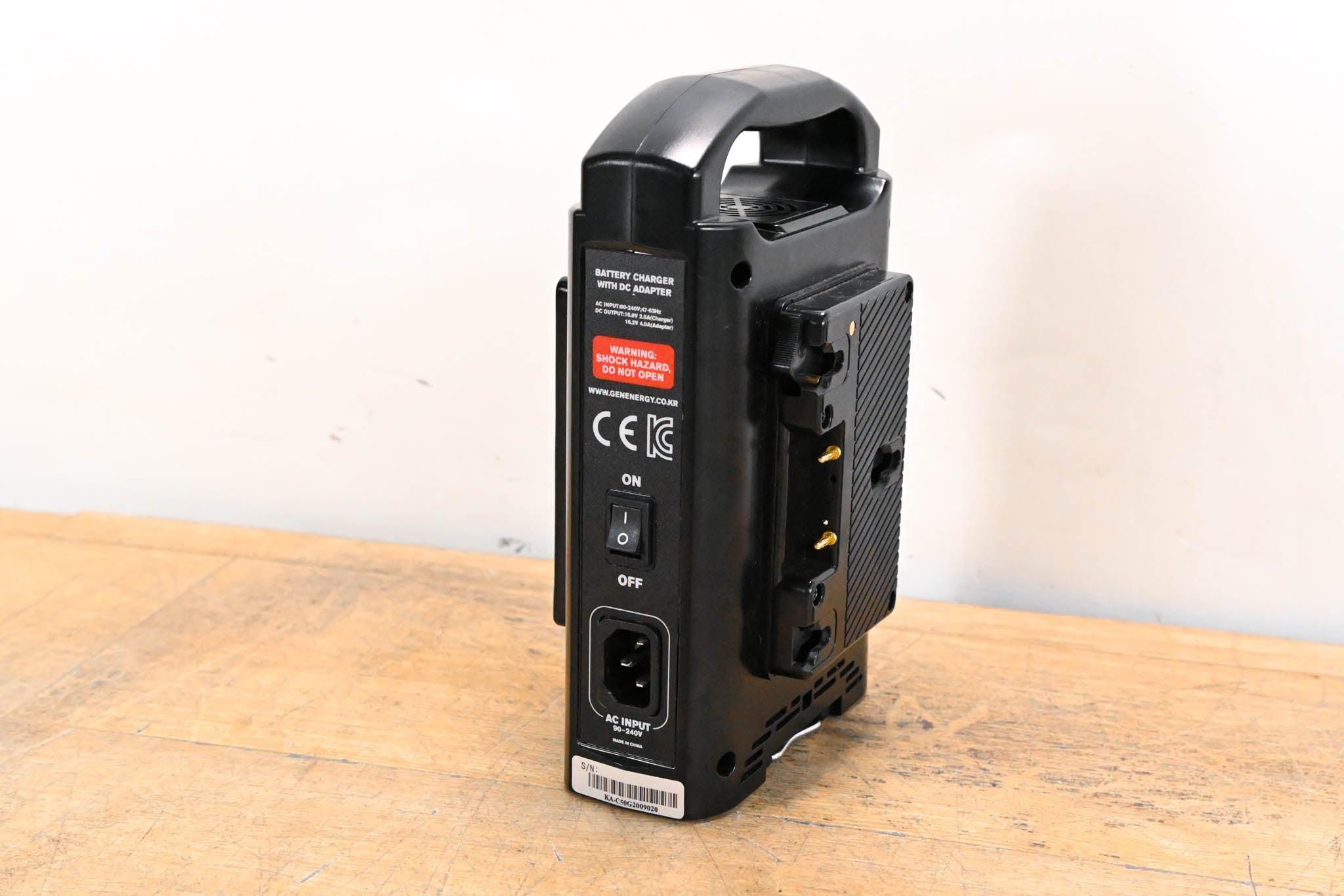 Gen Energy G-C50 2-Channel Lithium-Ion Battery Charger (Gold Mount)