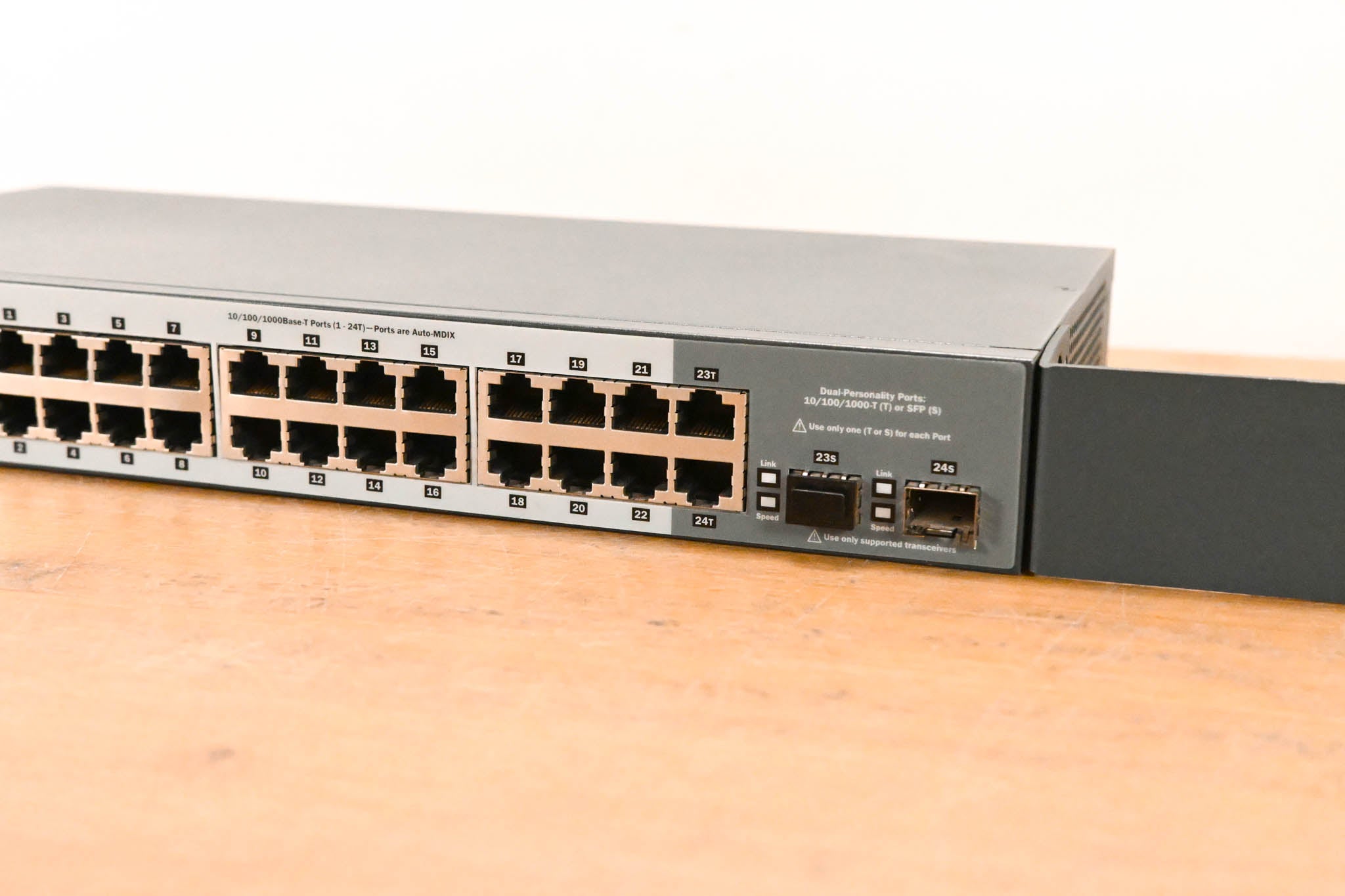 HP 1410-24G 24-Port Network Switch (J9561A)