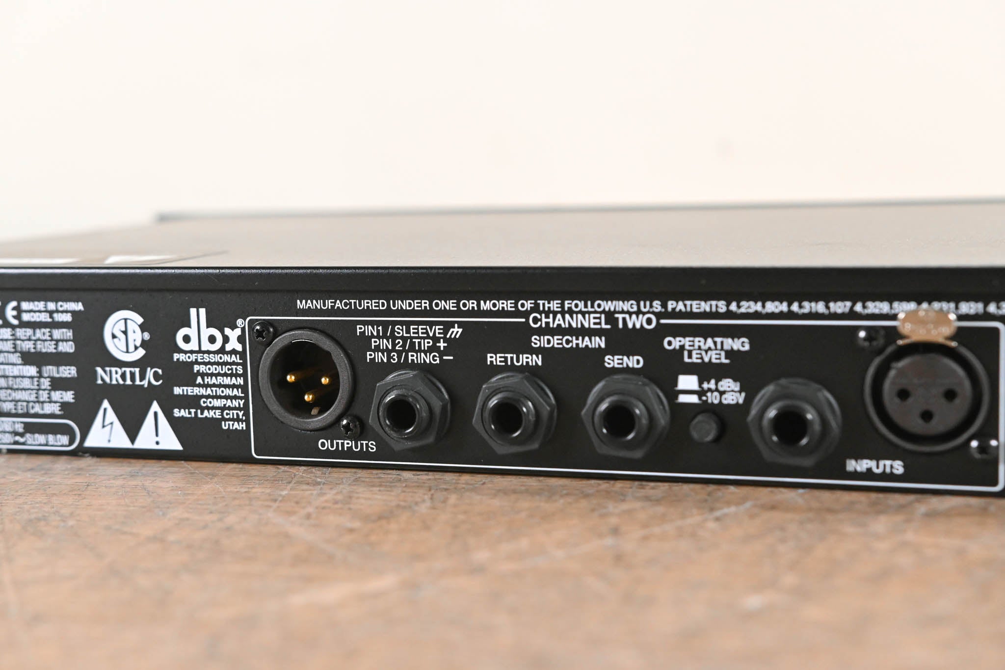 dbx 1066 2-Channel Compressor/Limiter/Gate