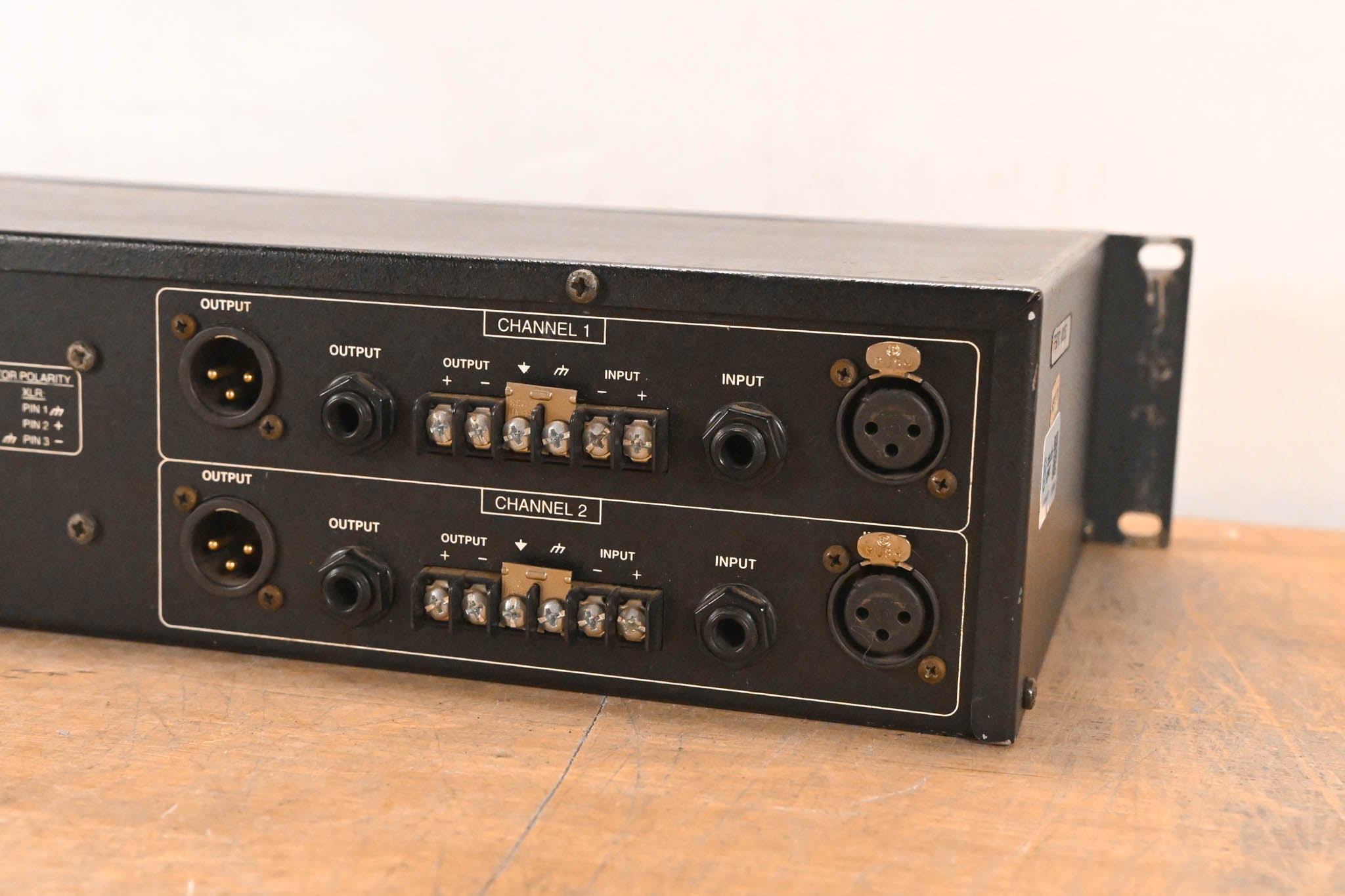 dbx 2215 Dual-Channel 15-Band Graphic Equalizer/Limiter w/ Type III NR