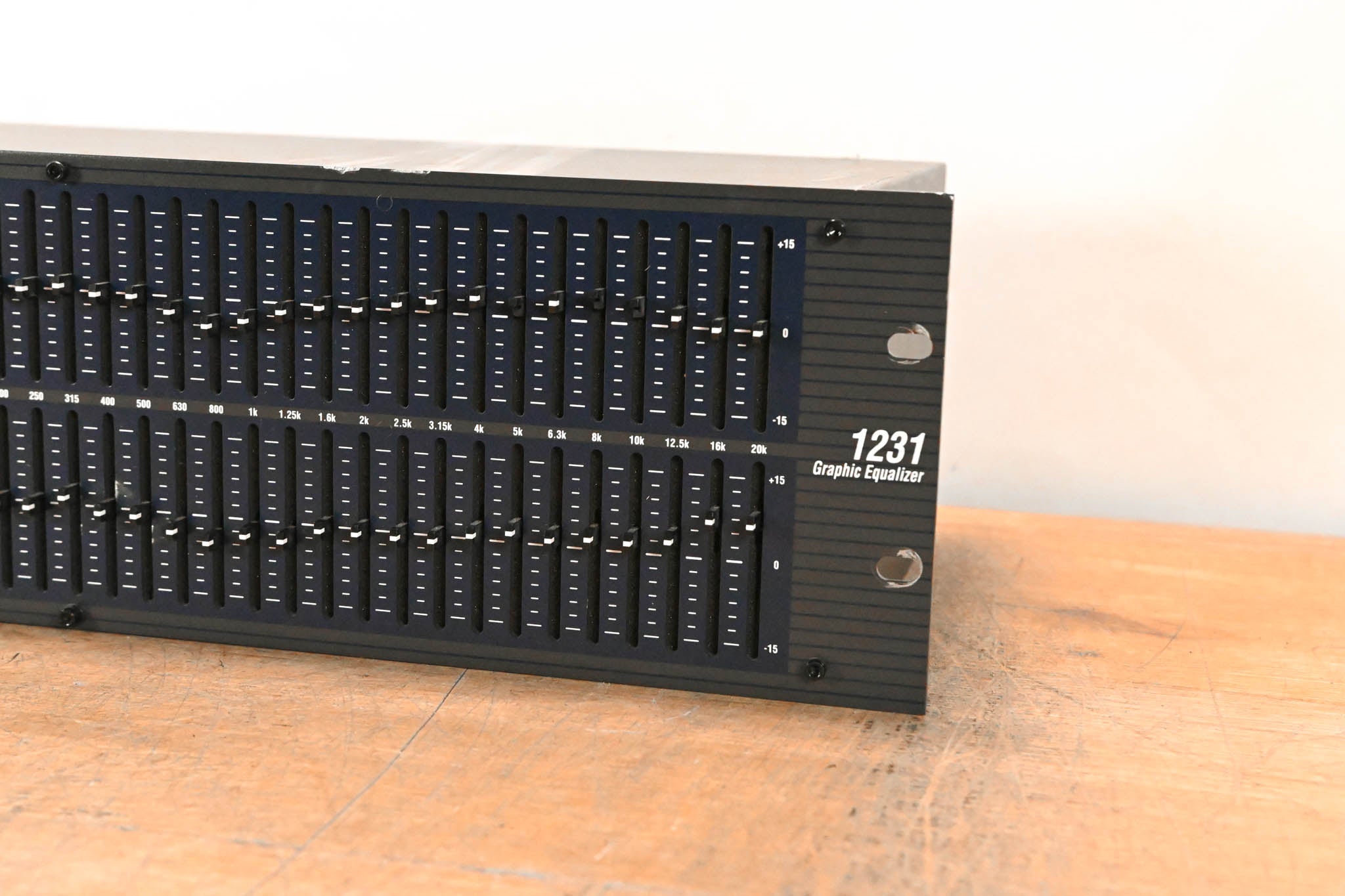 dbx 1231 Dual-Channel 31-Band Graphic Equalizer