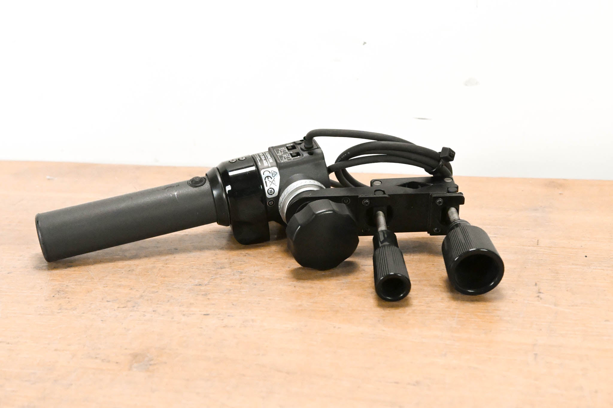 Fujinon ERD-20A-A02 Zoom Demand with MCA-7 Mounting Clamp