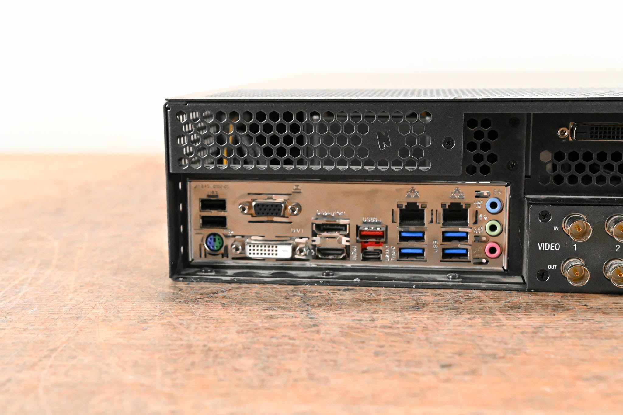NewTek (Vizrt) TriCaster TC410 Plus Intergrated Video Production