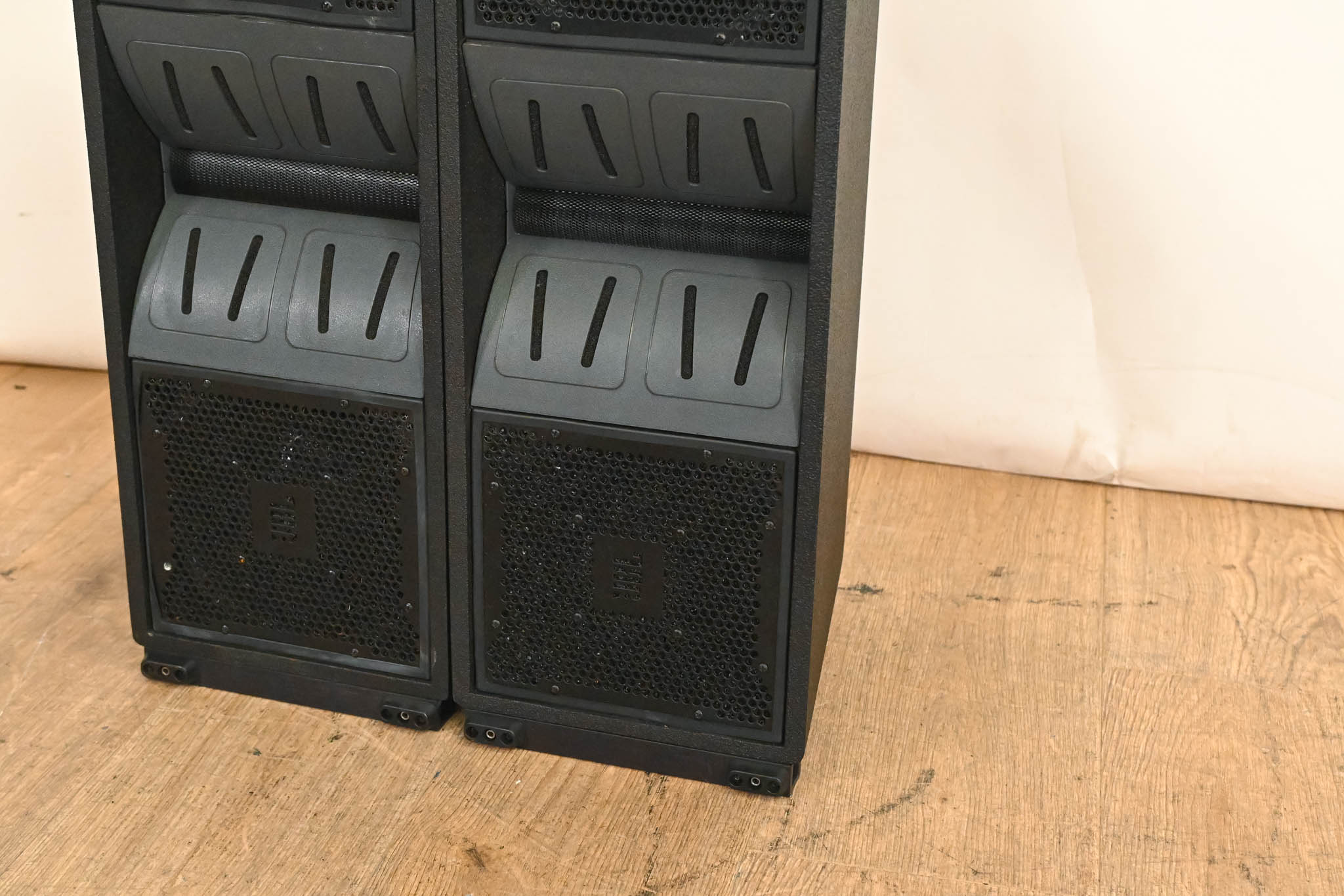 JBL VT4886 Dual 6.5" Passive Compact Line Array Loudspeakers (PAIR)