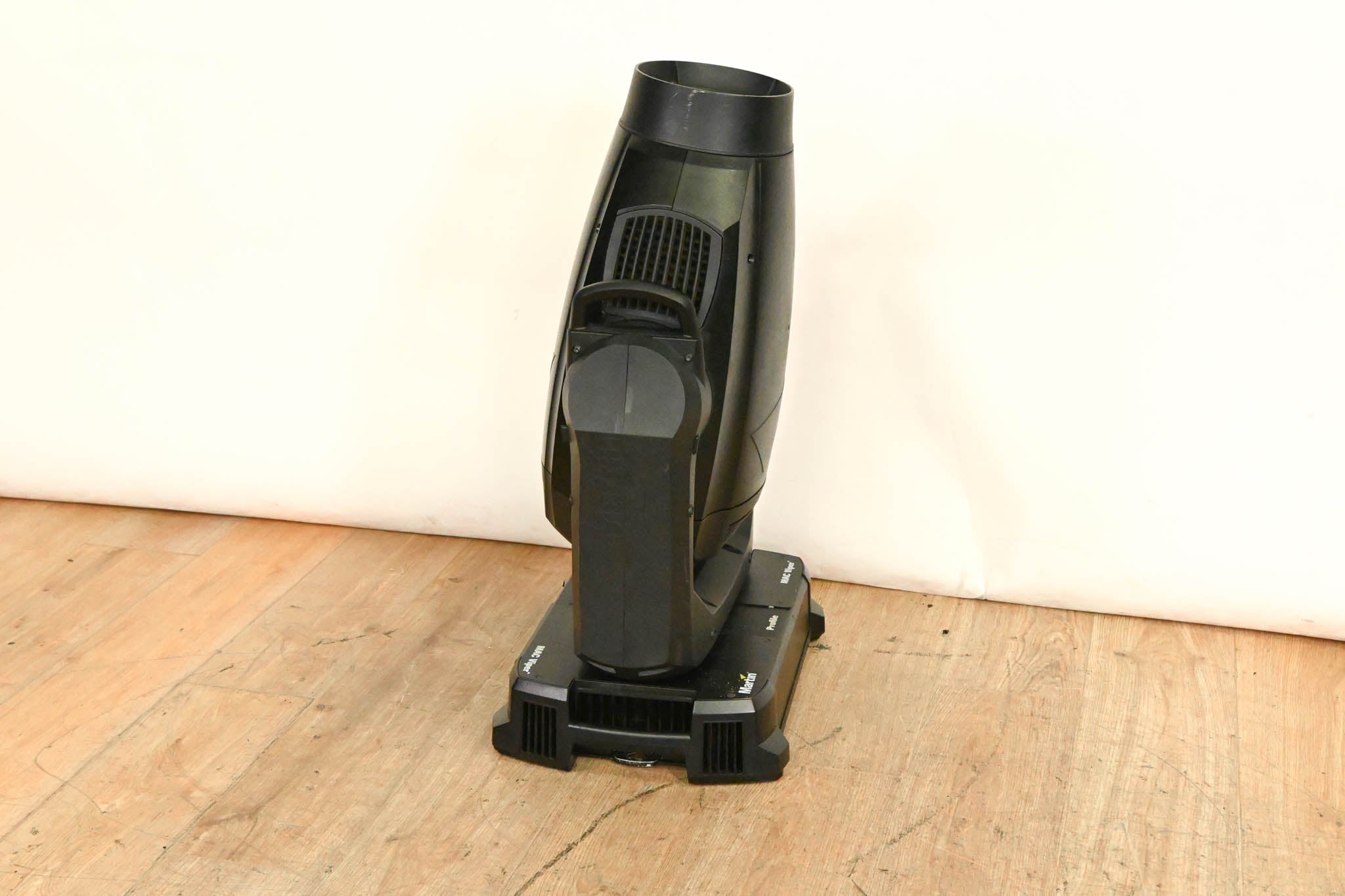 Martin MAC Viper Profile High Output Discharge-Based Moving Light
