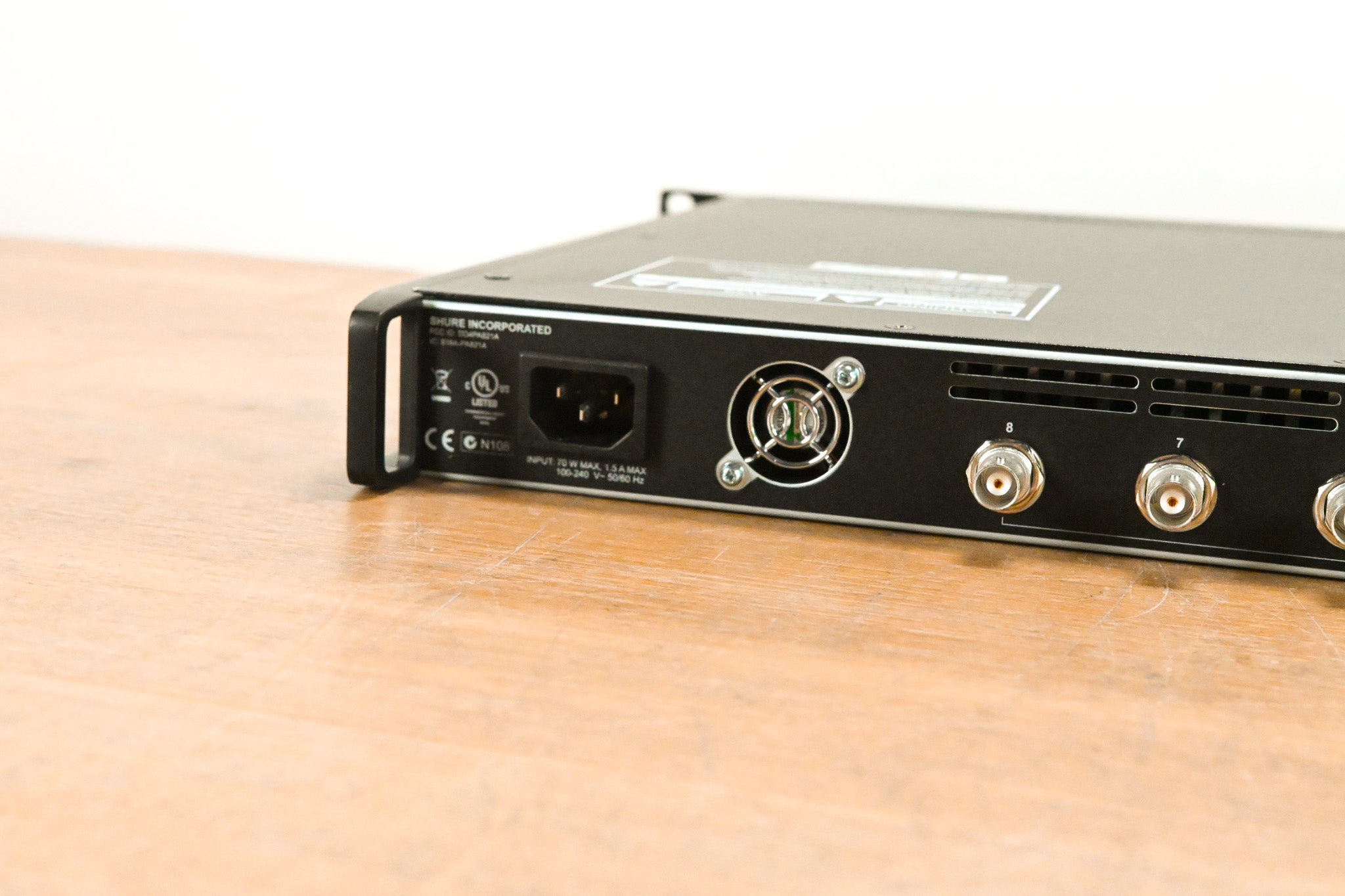 Shure PA821A Antenna Combiner for PSM Wireless Systems  - 470-952 MHz
