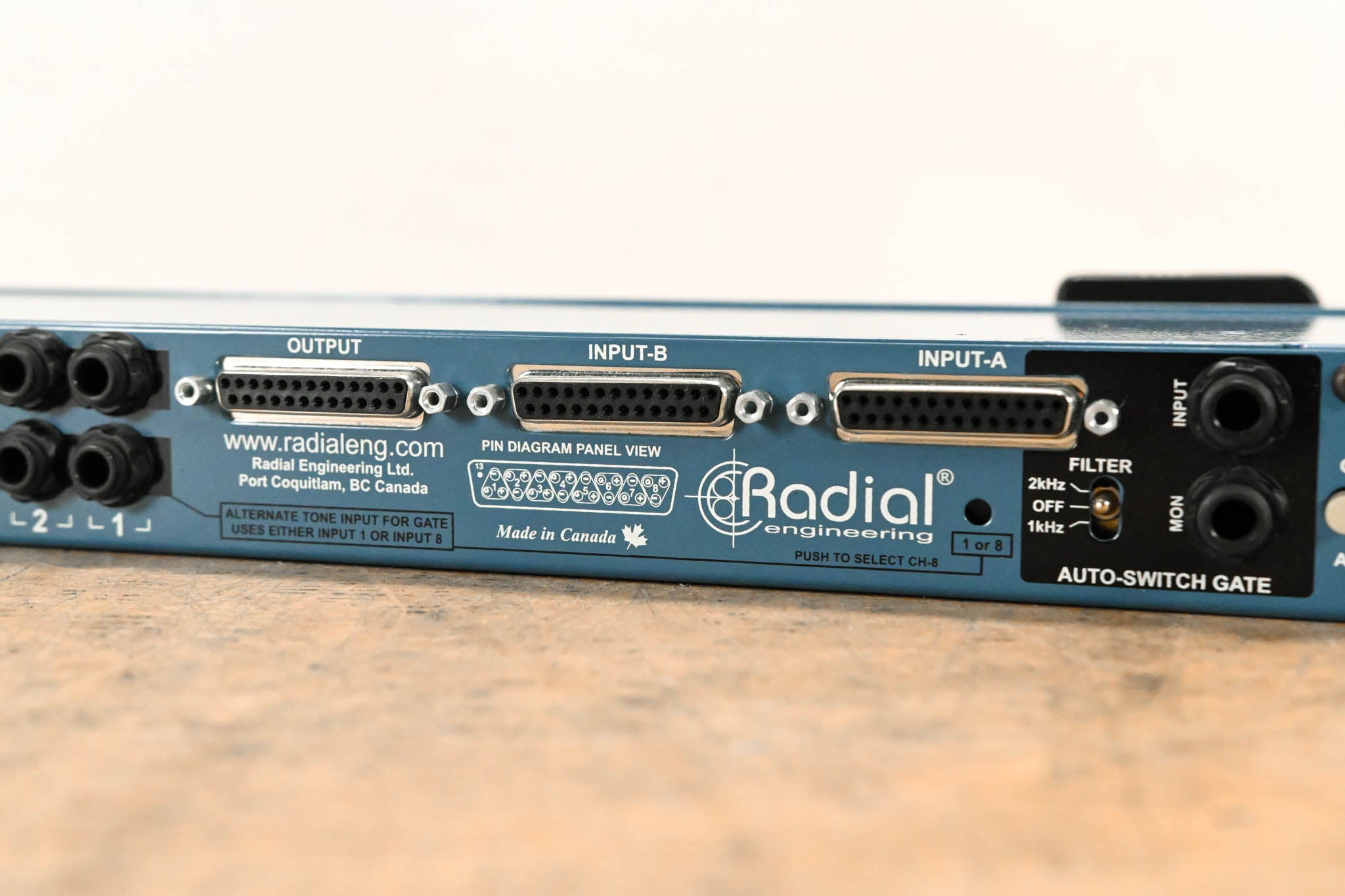 Radial Engineering SW8 MK2 8-Channel Line Level Auto-Switcher