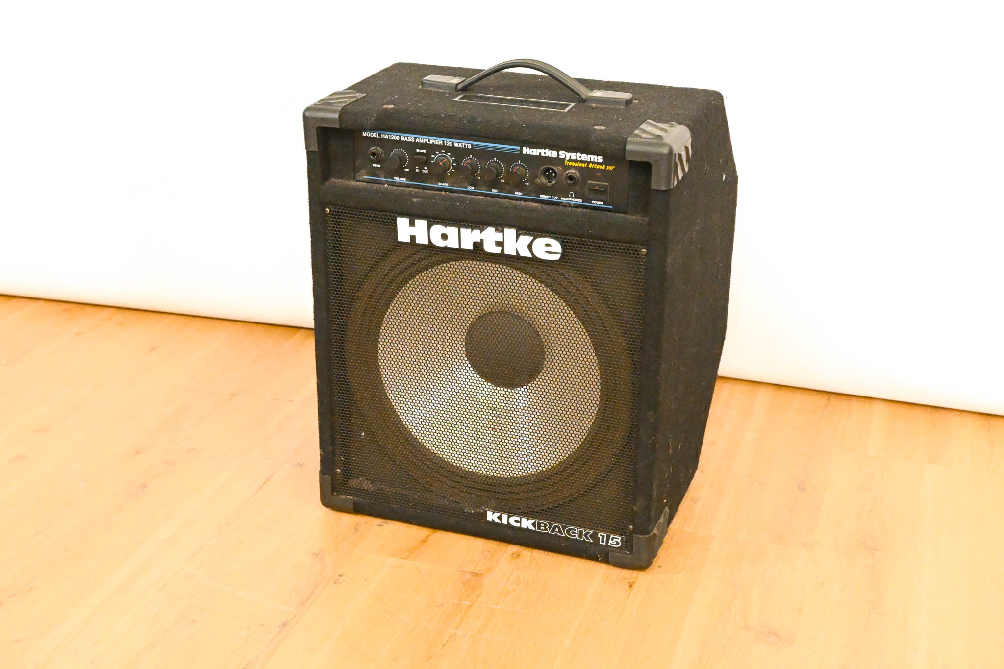 Hartke HA1200 Kickback 15 120W 15" Bass Combo Amplifier