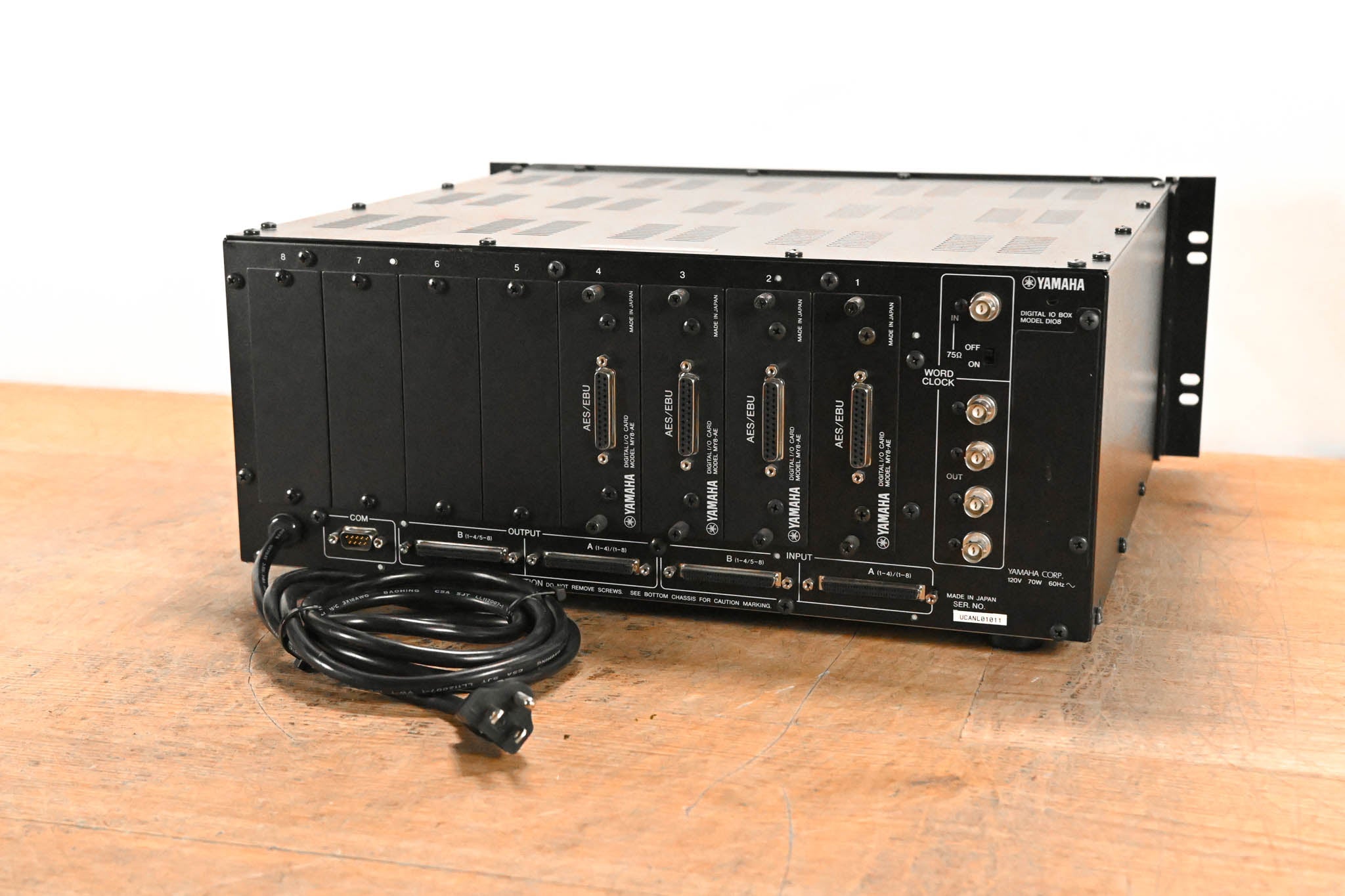 YAMAHA DIGITAL I/O CARD CD8-AT 本体 Yamaha DIO8 Digital I/O Box with 4 AES/EBU Cards CG0082P