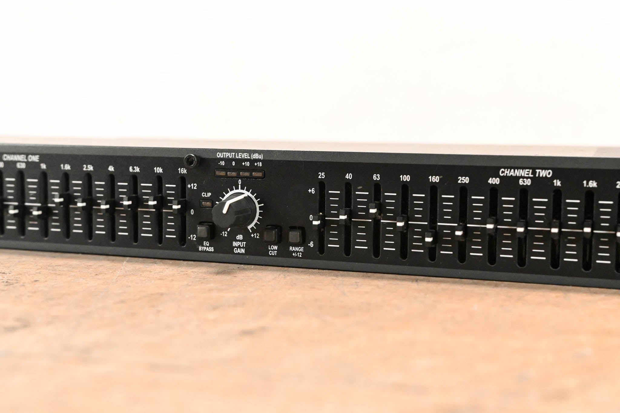 dbx 215 Dual Channel 15-Band Graphic Equalizer