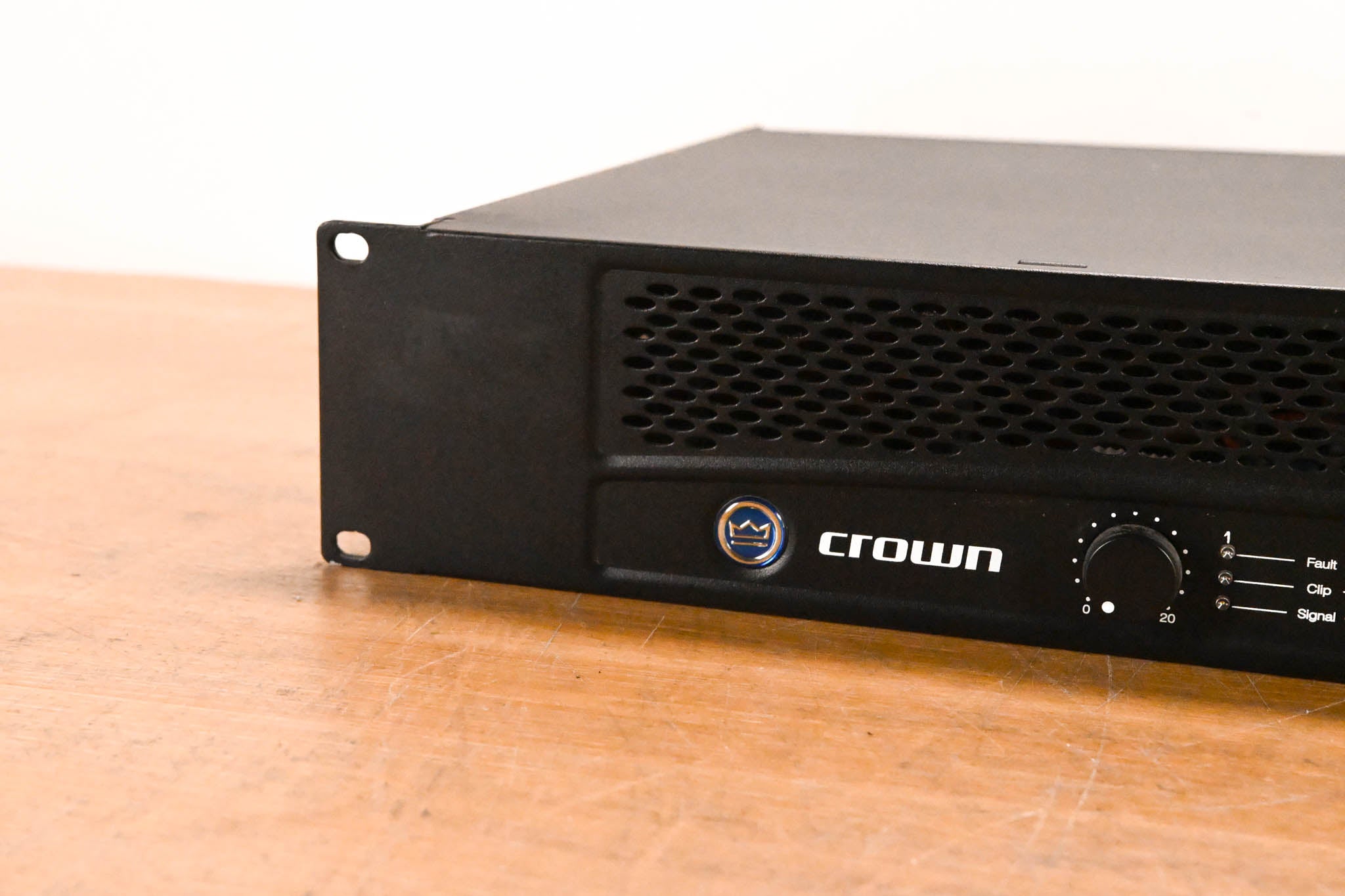 Crown XLS 802 2-Channel Power Amplifier