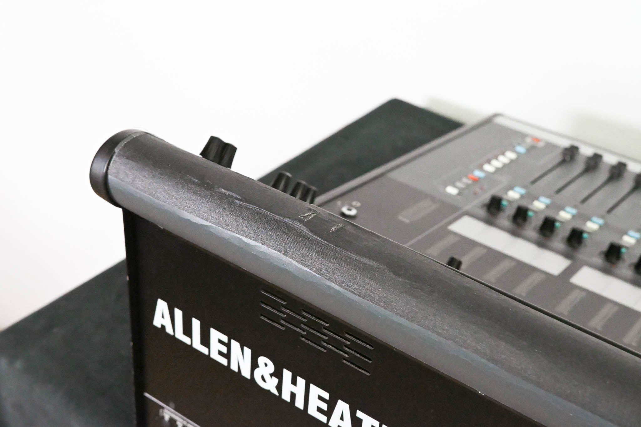 Allen & Heath iLive-T80 Mixing Surface with iDR-48 Fixed Format MixRack