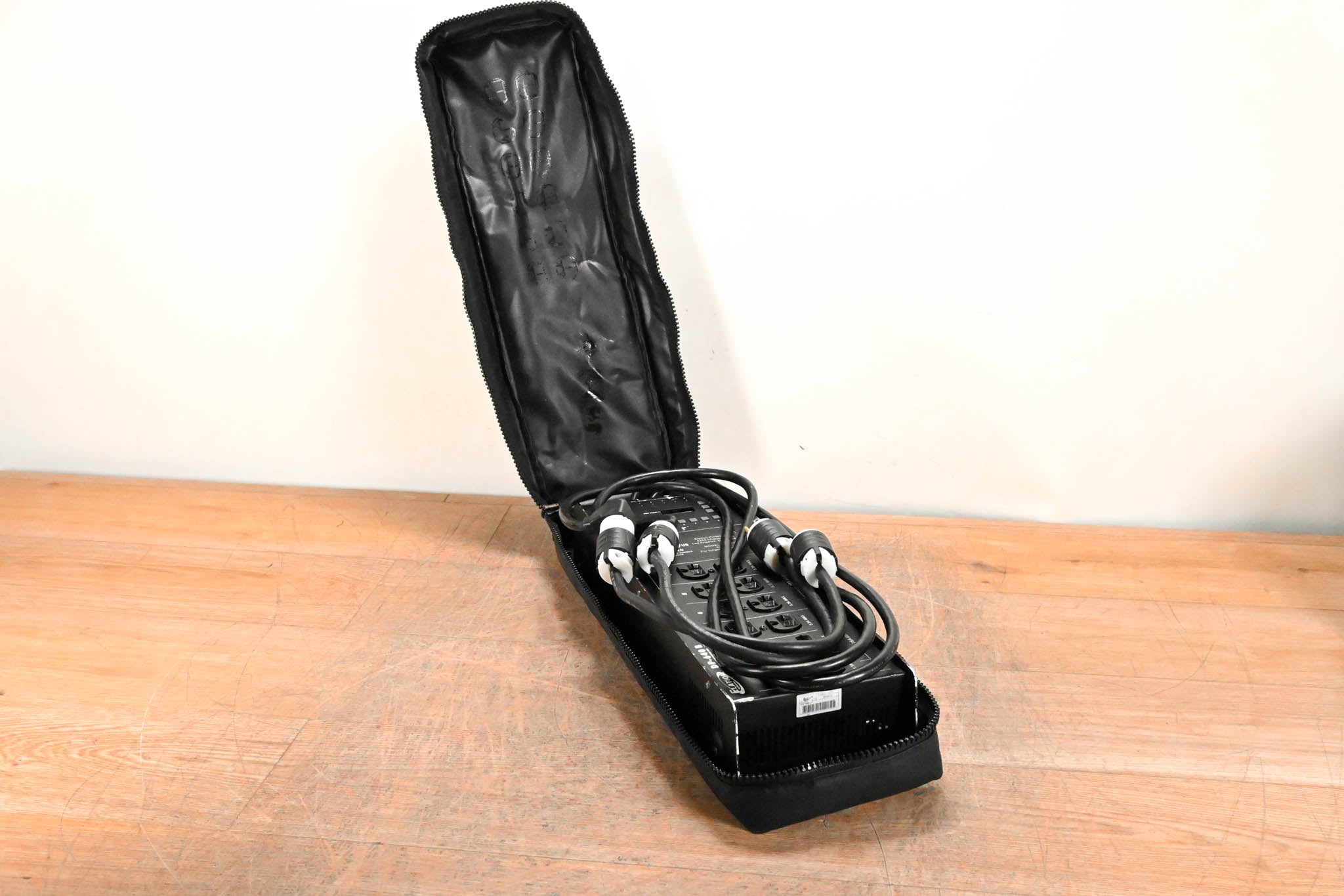 Elation DP-640B Hybrid 6-Channel DMX Dimmer/Switch Pack