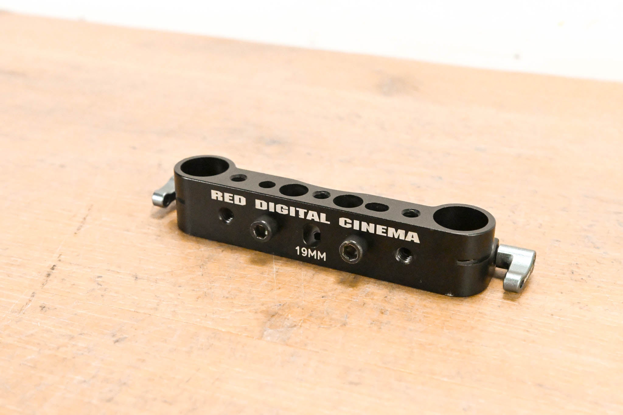 RED Digital Cinema DSMC 19mm Universal Mount